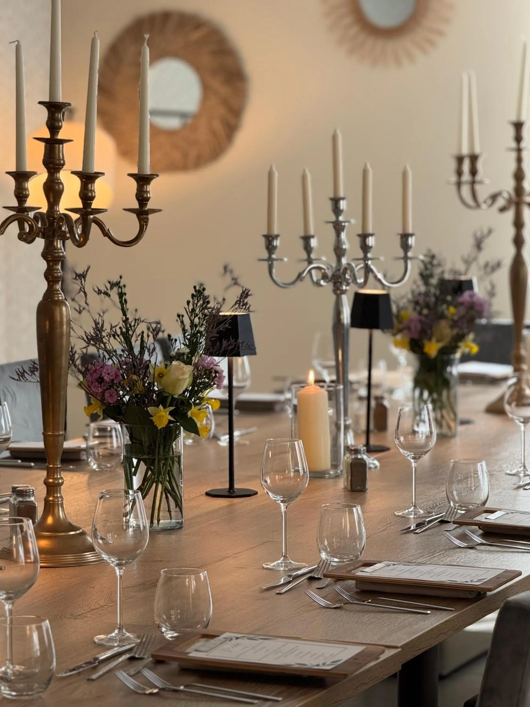 Restaurant/places to eat in Hôtel du Commerce-restaurant au Couteau