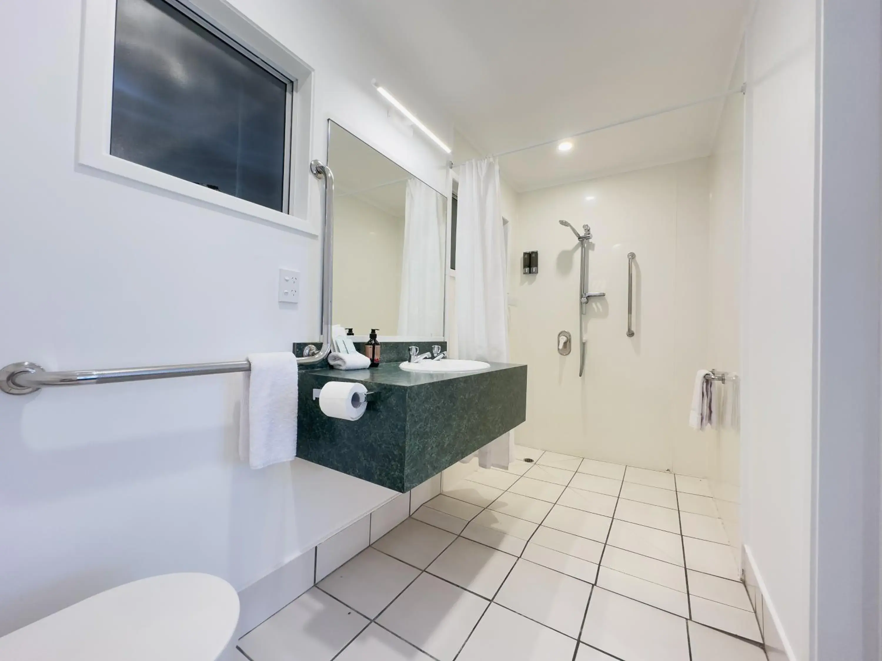 King Room - Disability Access in The Captains Motel King Room - Disability Access in The Captains Motel