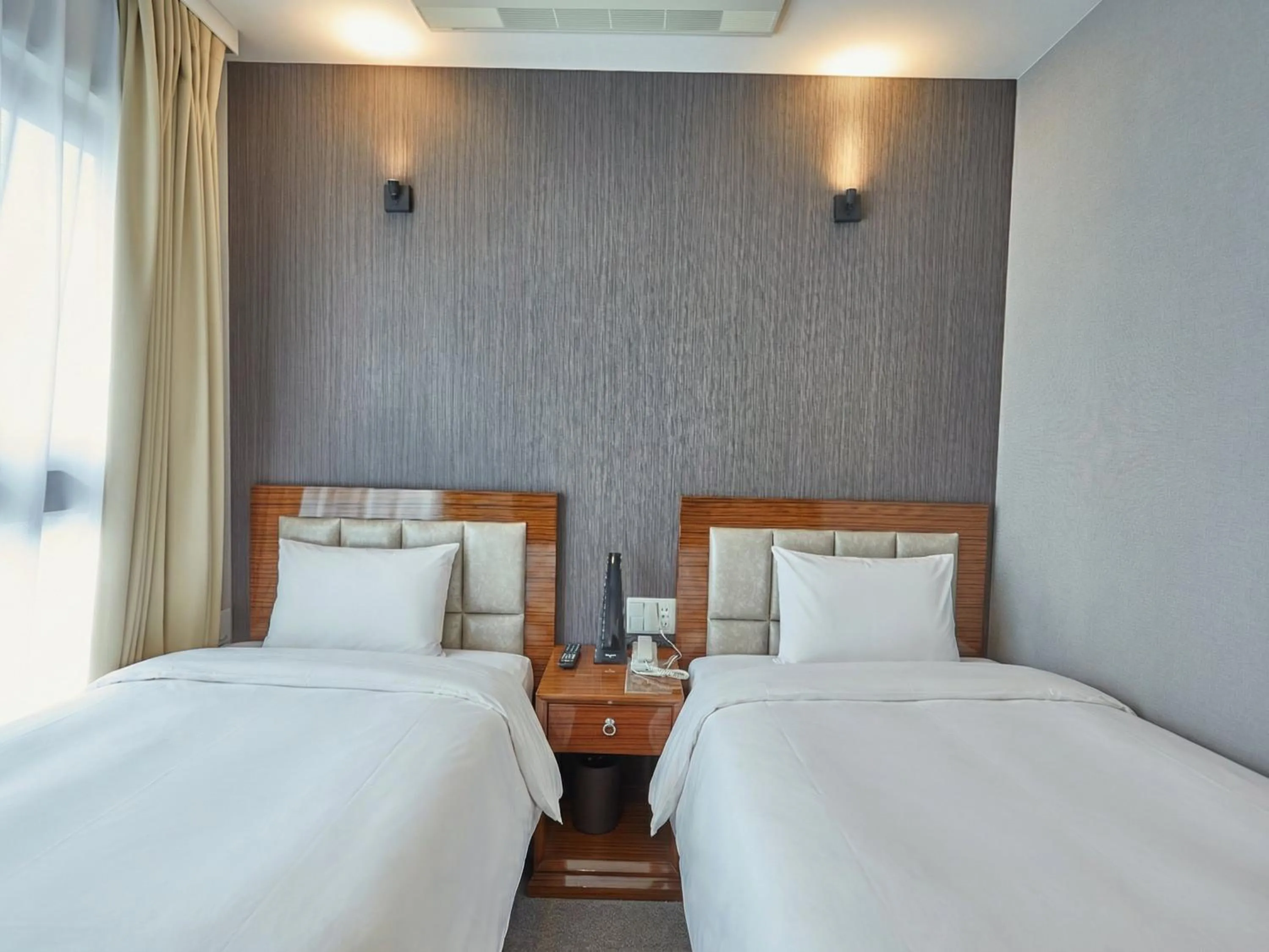 Photo of the whole room, Bed in EZ HOTEL Kansai Airport Seaside