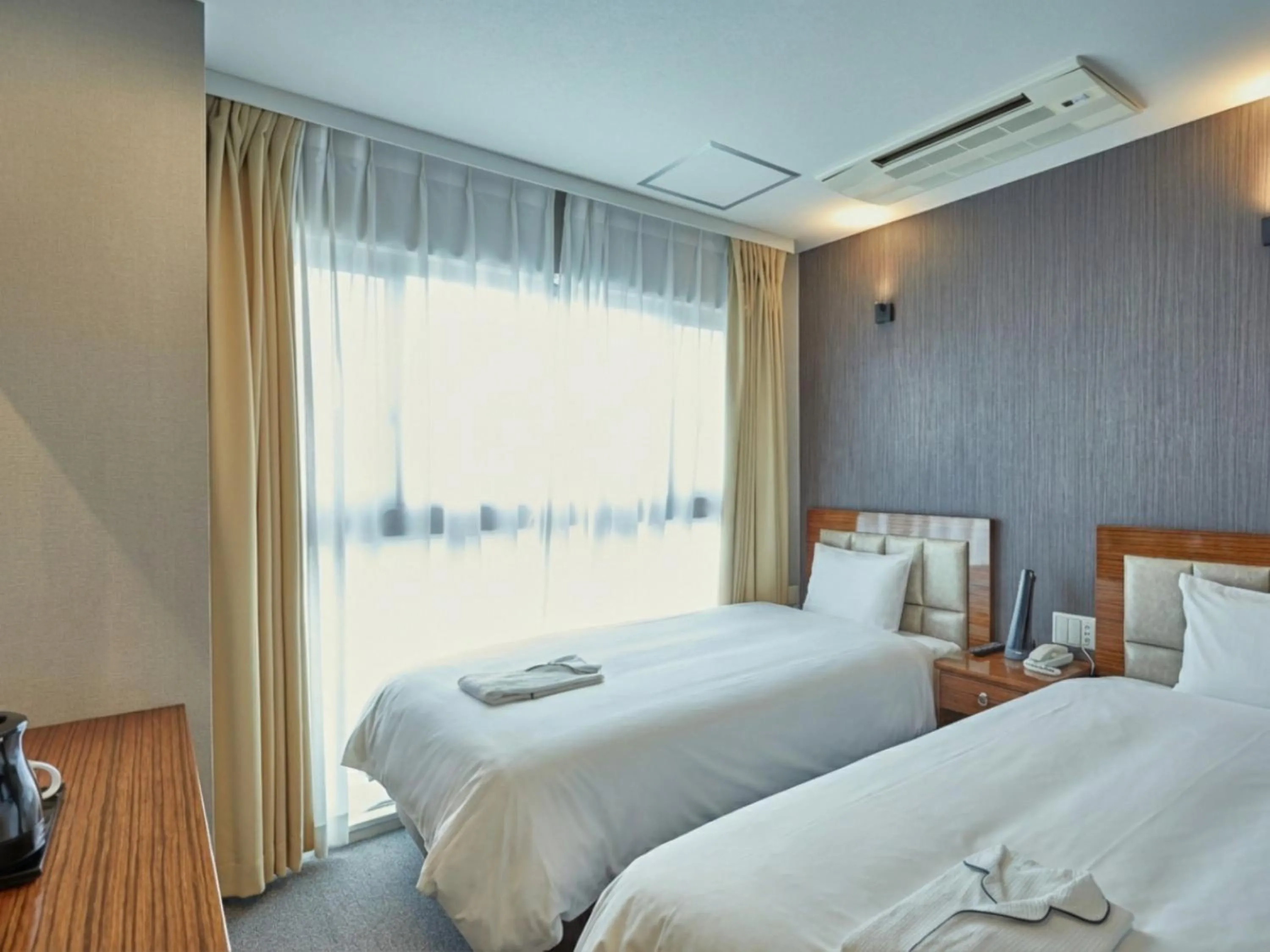 Photo of the whole room, Bed in EZ HOTEL Kansai Airport Seaside