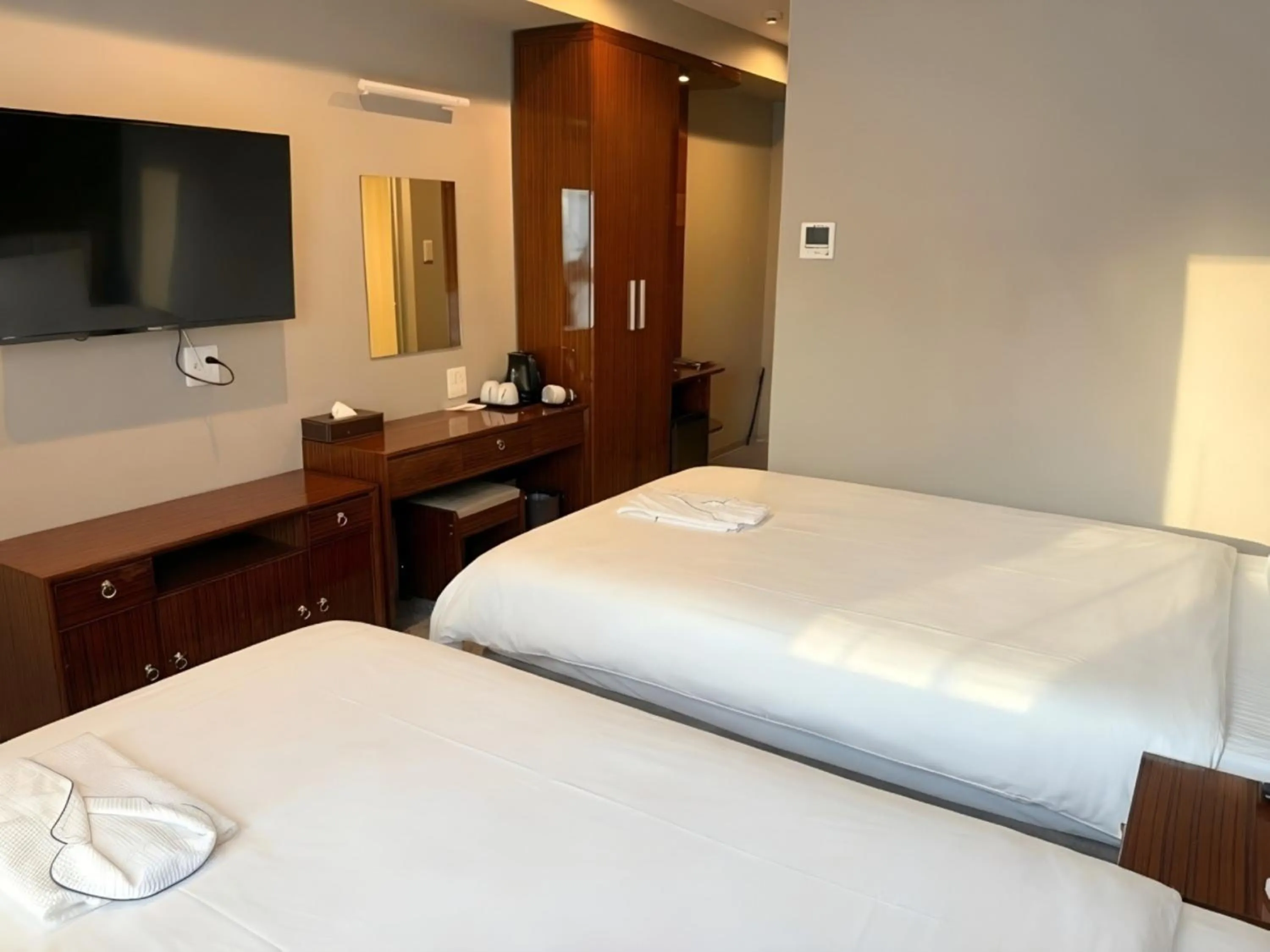 Photo of the whole room, Bed in EZ HOTEL Kansai Airport Seaside
