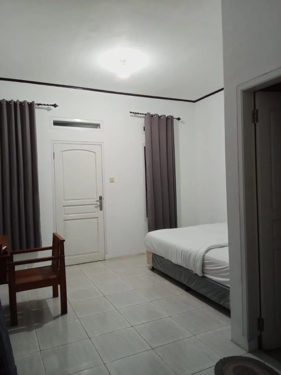 Bedroom, Bed in RedDoorz @ Pantai Sayangheulang