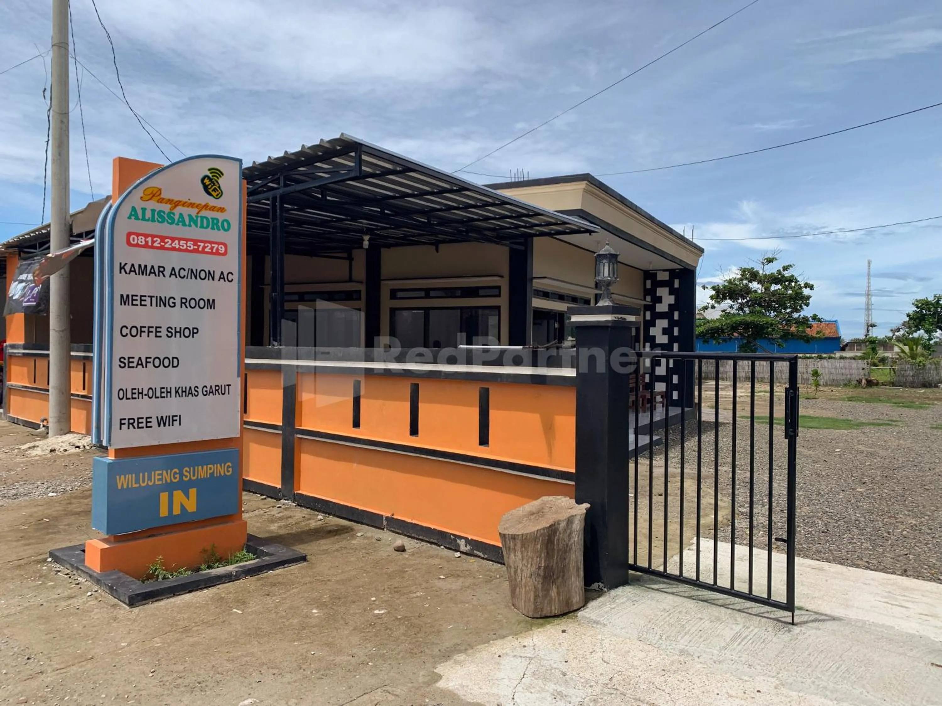 Property building in RedDoorz @ Pantai Sayangheulang