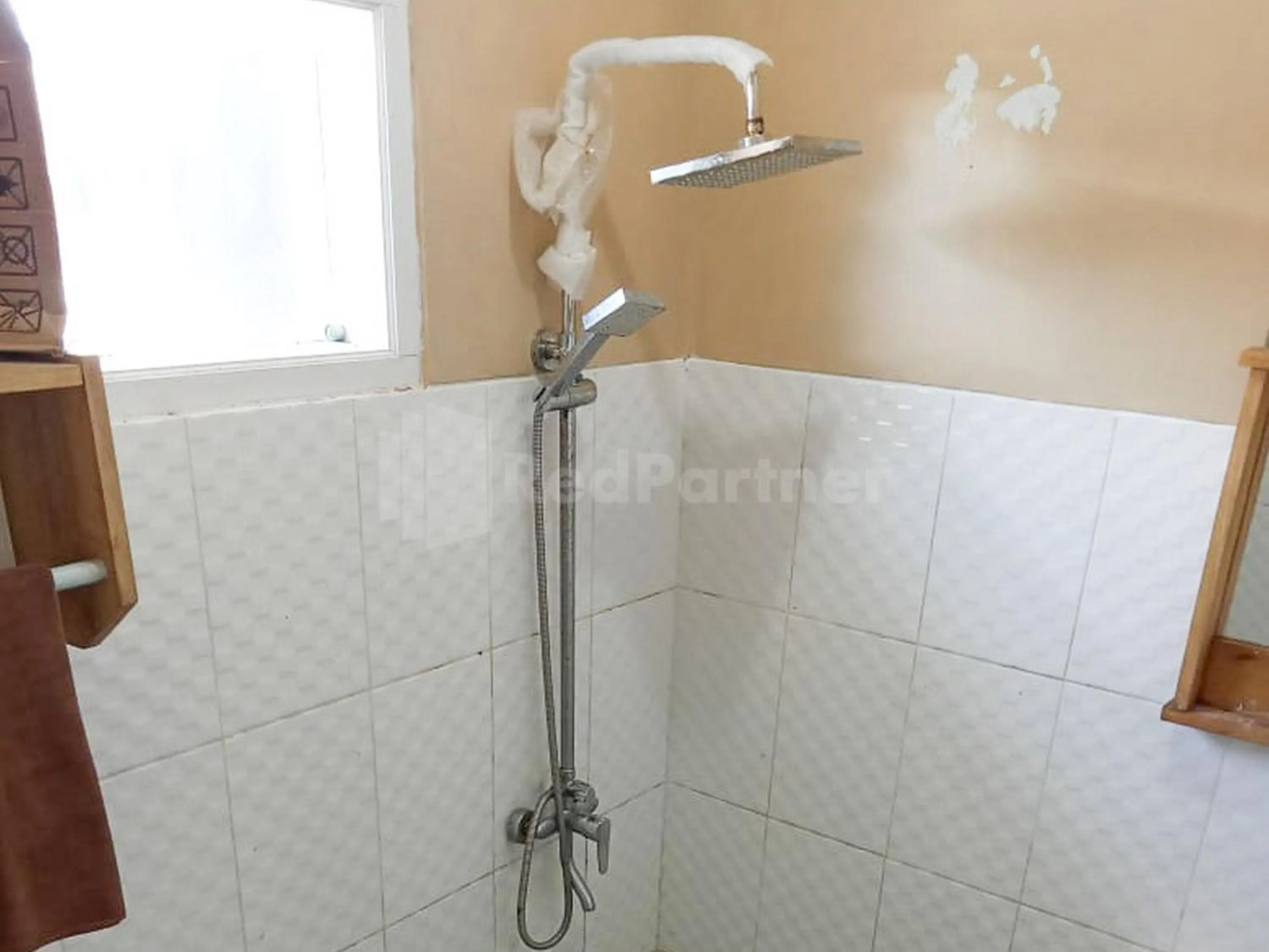 Bathroom in RedDoorz @ Pantai Sayangheulang
