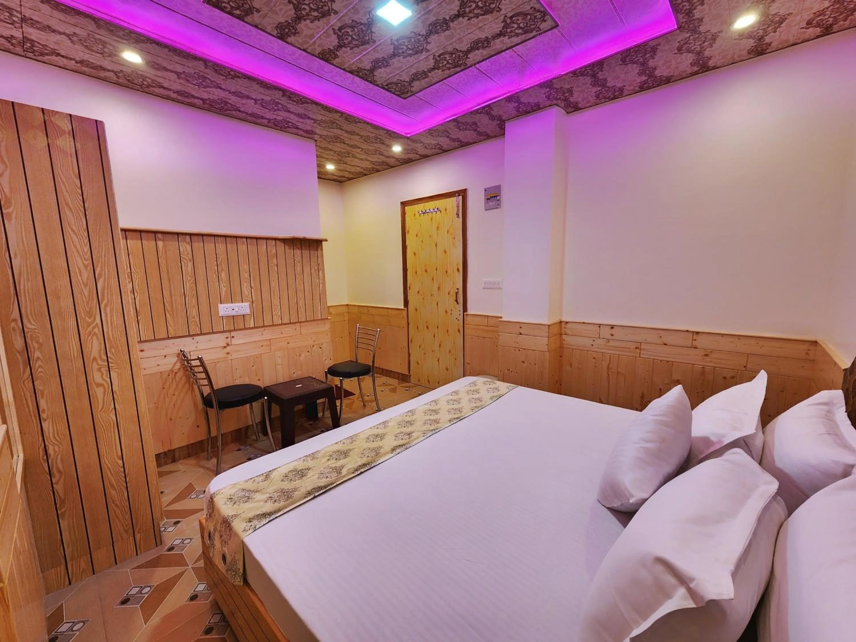 Bed in Mountain Mist Shimla