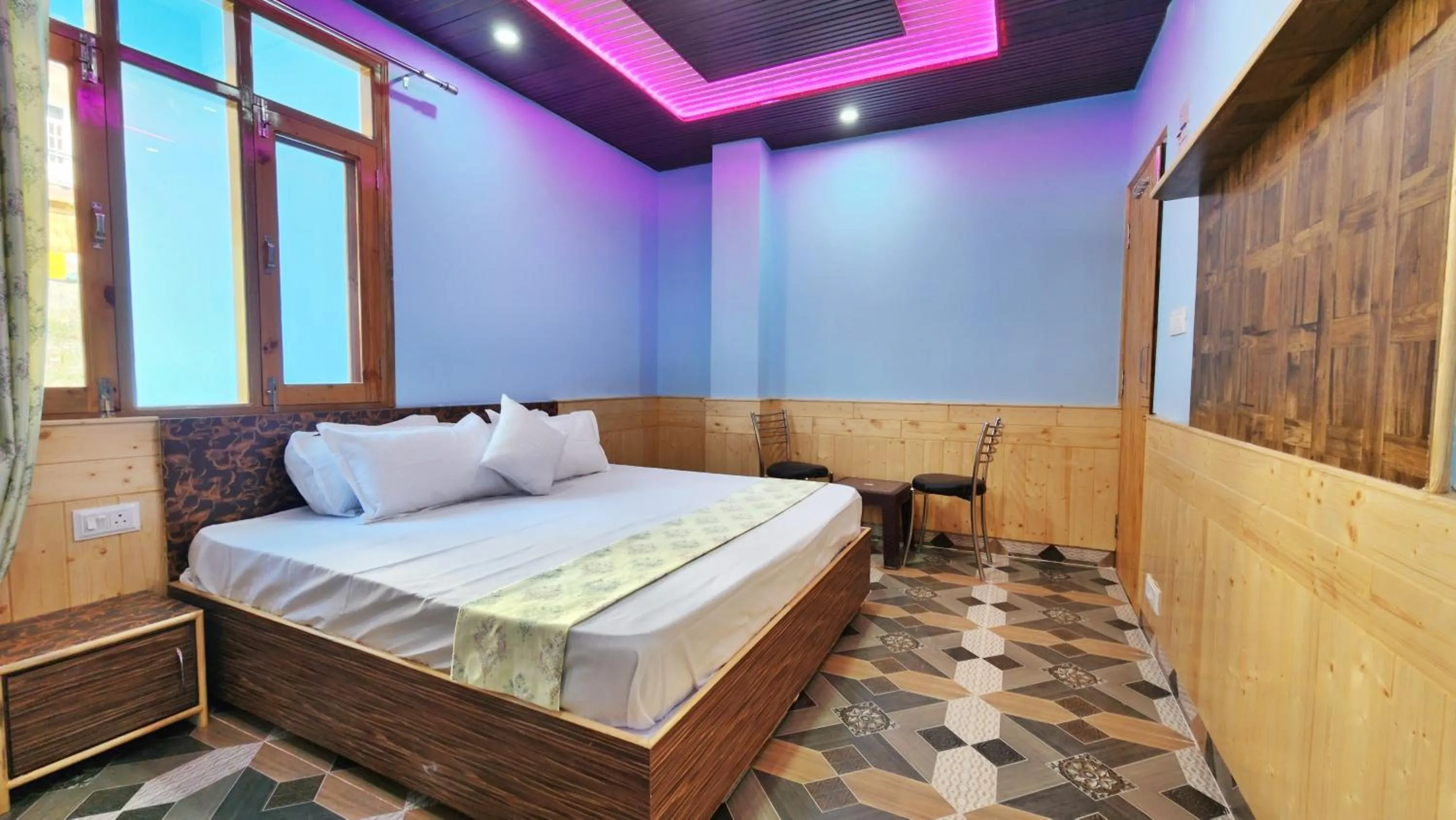 Bed in Mountain Mist Shimla