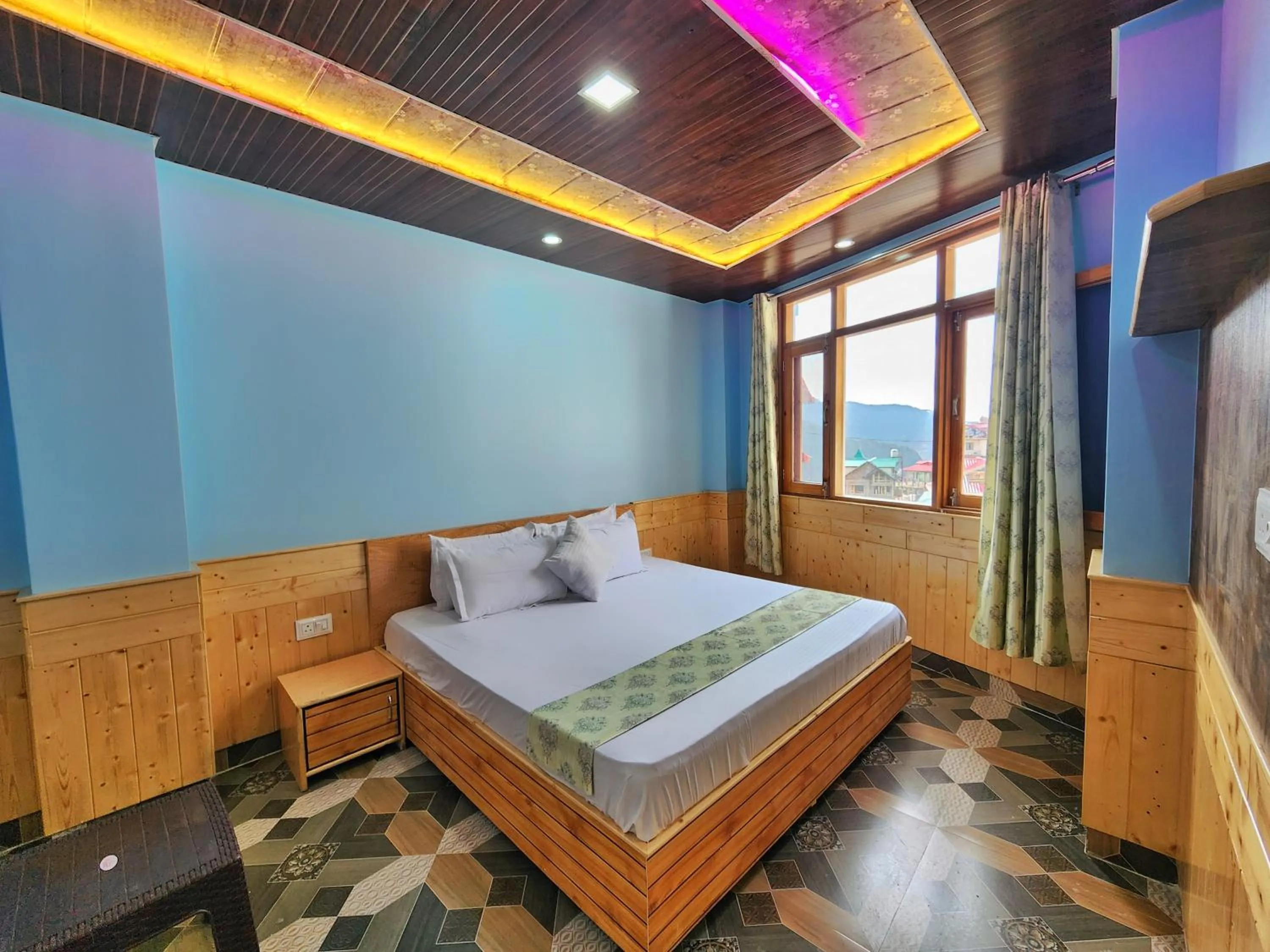 Bed in Mountain Mist Shimla
