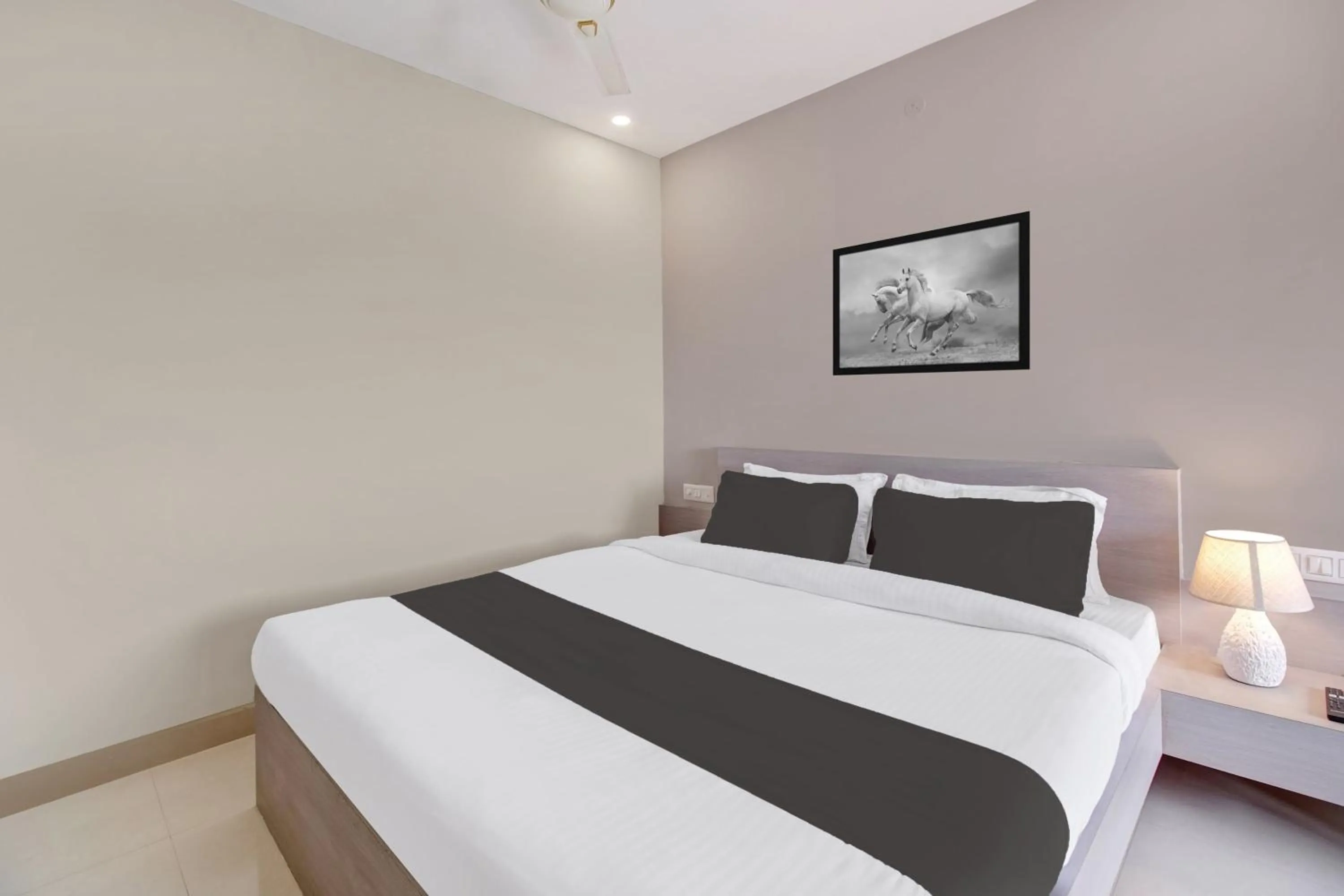Bedroom, Bed in Super Collection O Guwahati ISBT