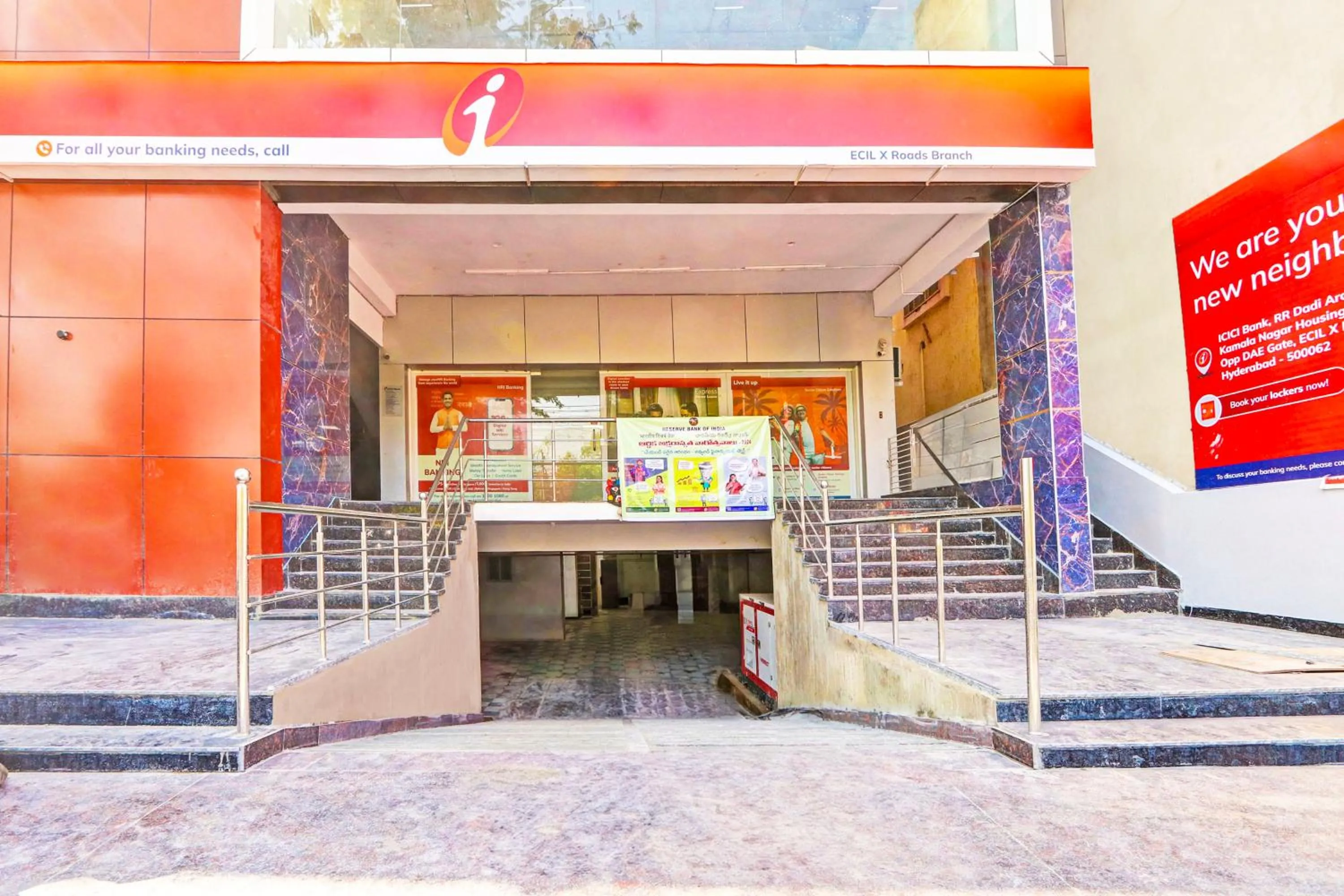 Facade/entrance in HOTEL O R SQUARE