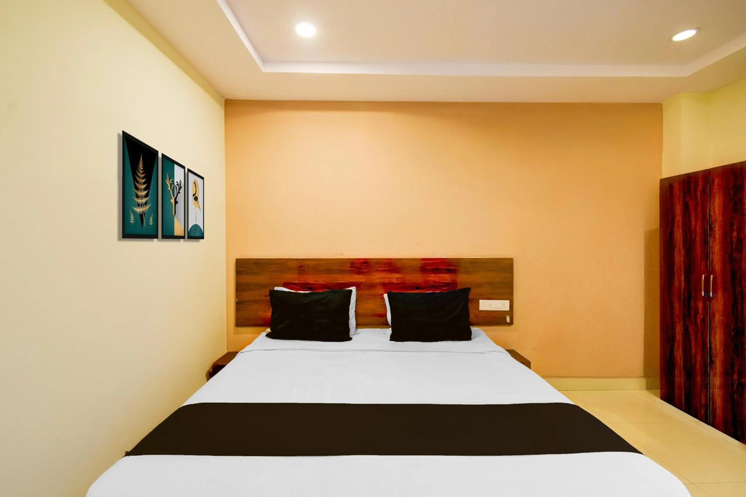 Bedroom, Bed in Hotel O AMR Planet Mall Hyderabad Formerly R Square