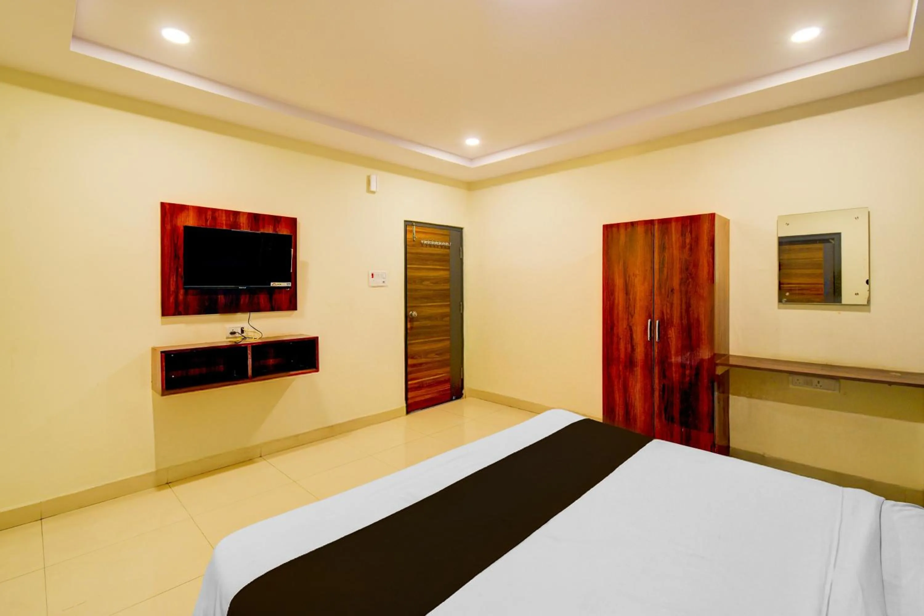 Bedroom, Bed in Hotel O AMR Planet Mall Hyderabad Formerly R Square