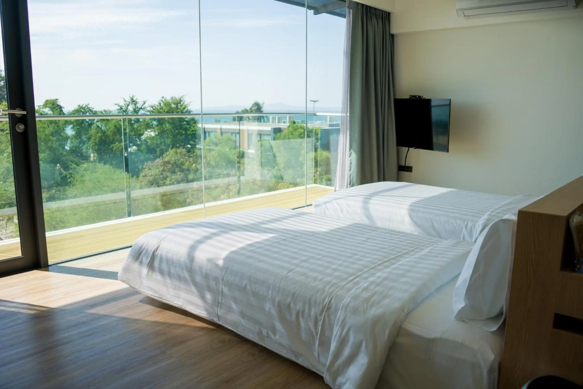 Communal lounge/ TV room, Bed in AUBERGE SHINTAKE