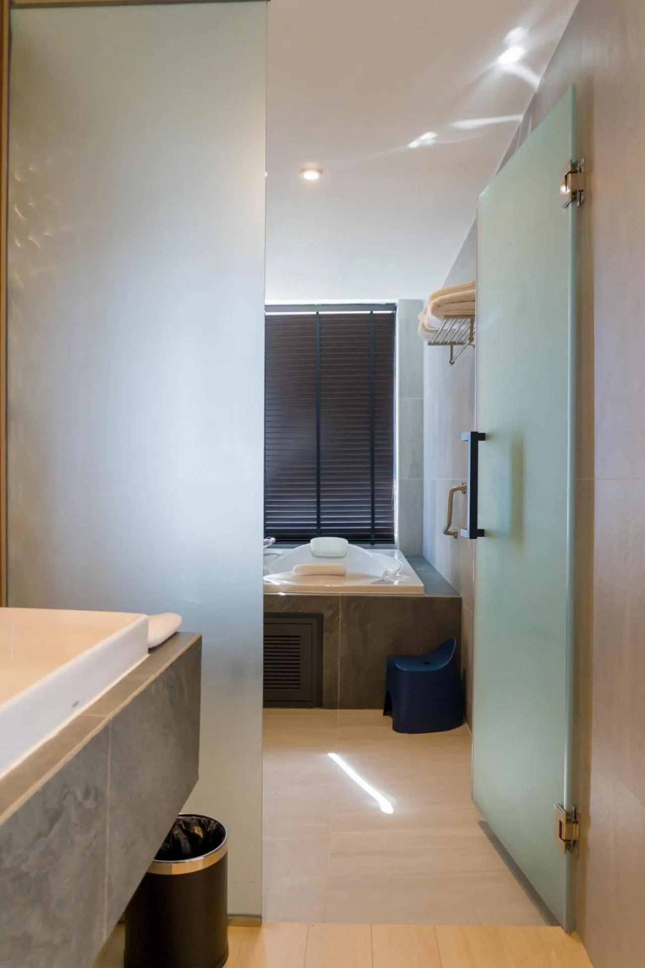 Bathroom, Bed in AUBERGE SHINTAKE