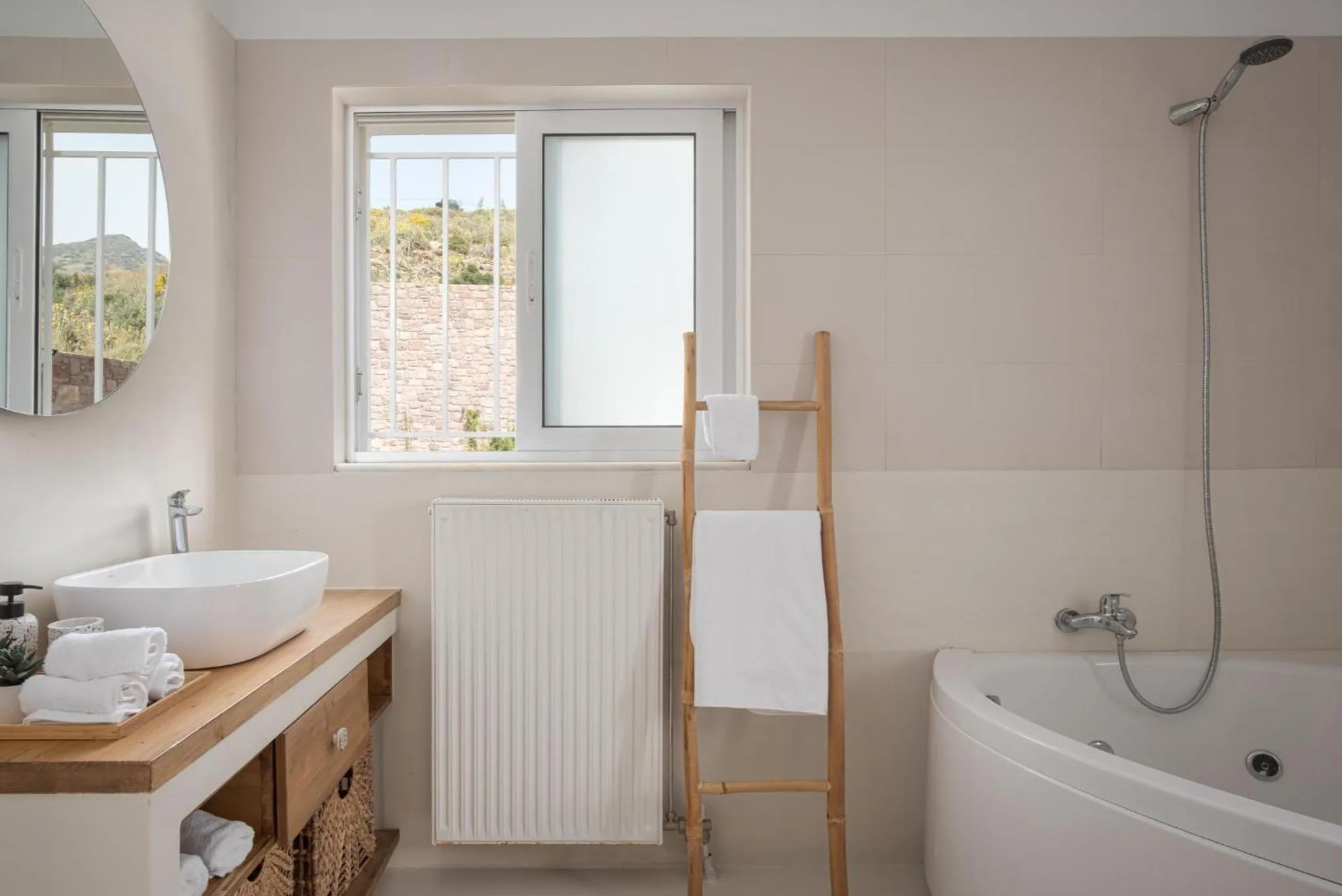 Bathroom in Kaerati Villa Aegina