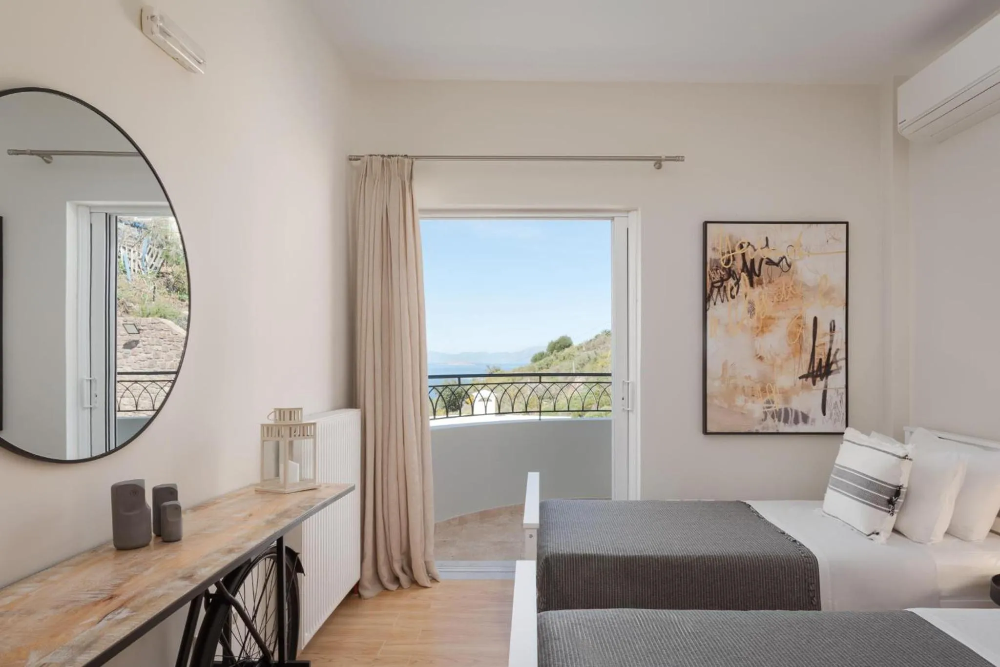Bed in Kaerati Villa Aegina