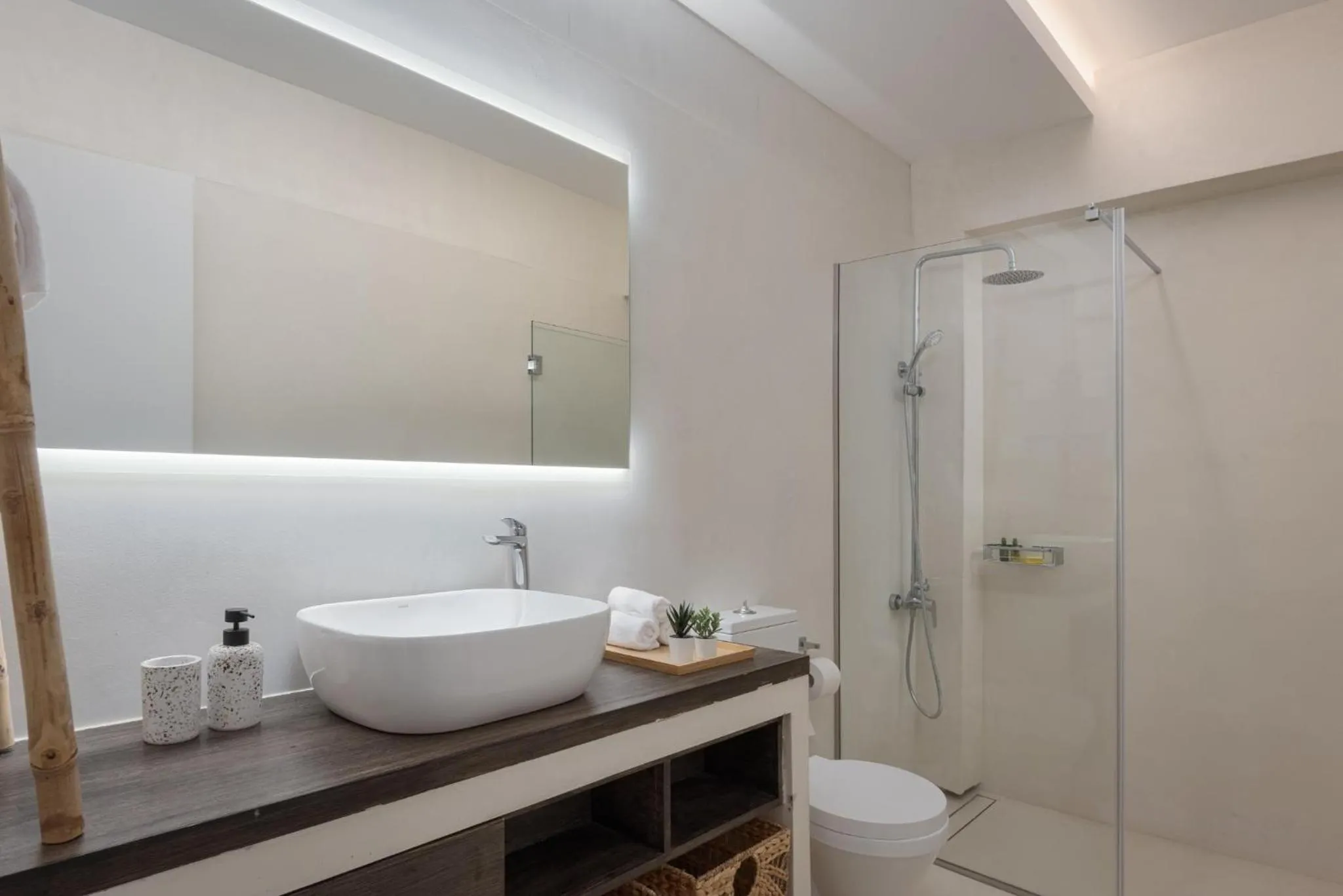 Shower in Kaerati Villa Aegina