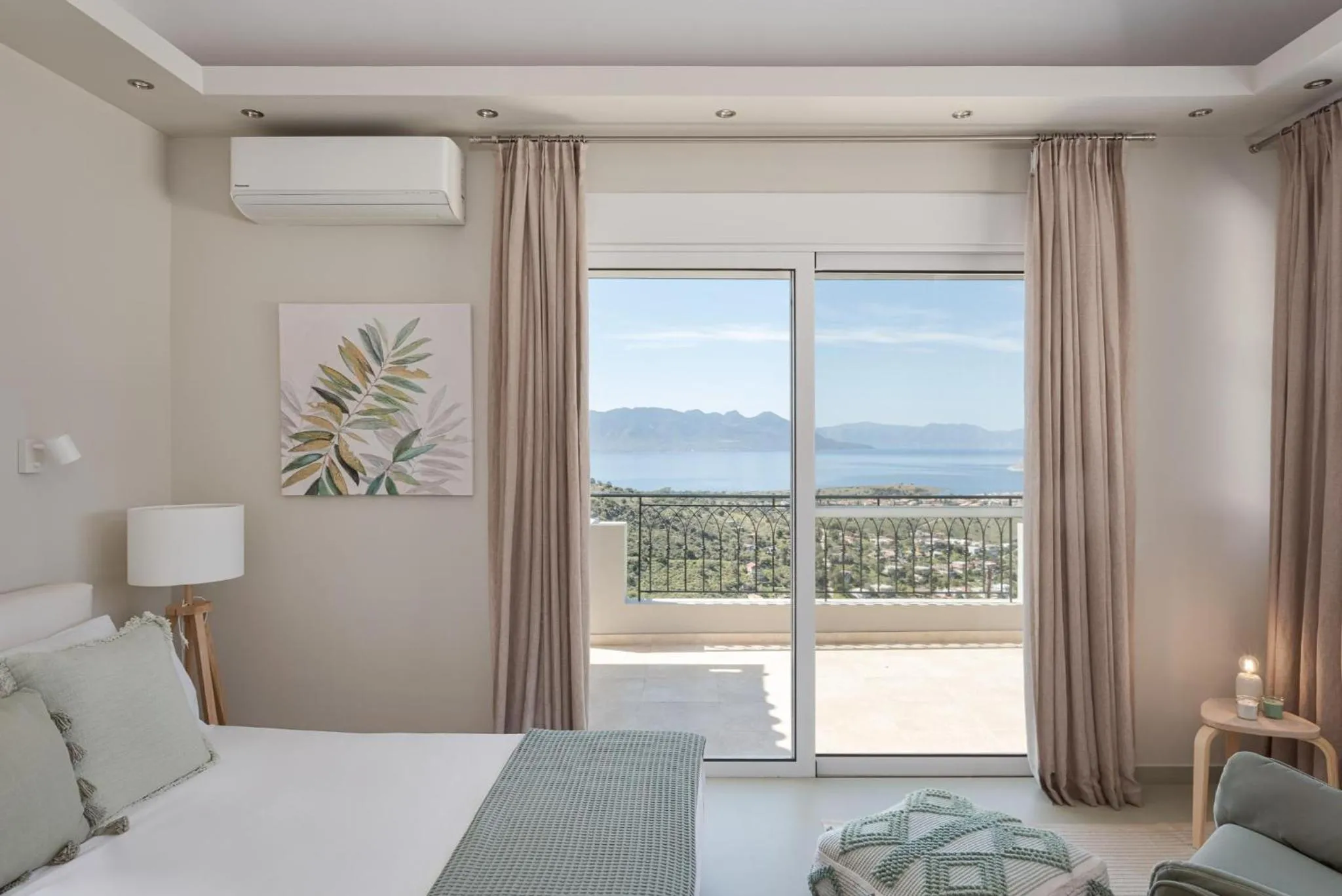 Bed in Kaerati Villa Aegina