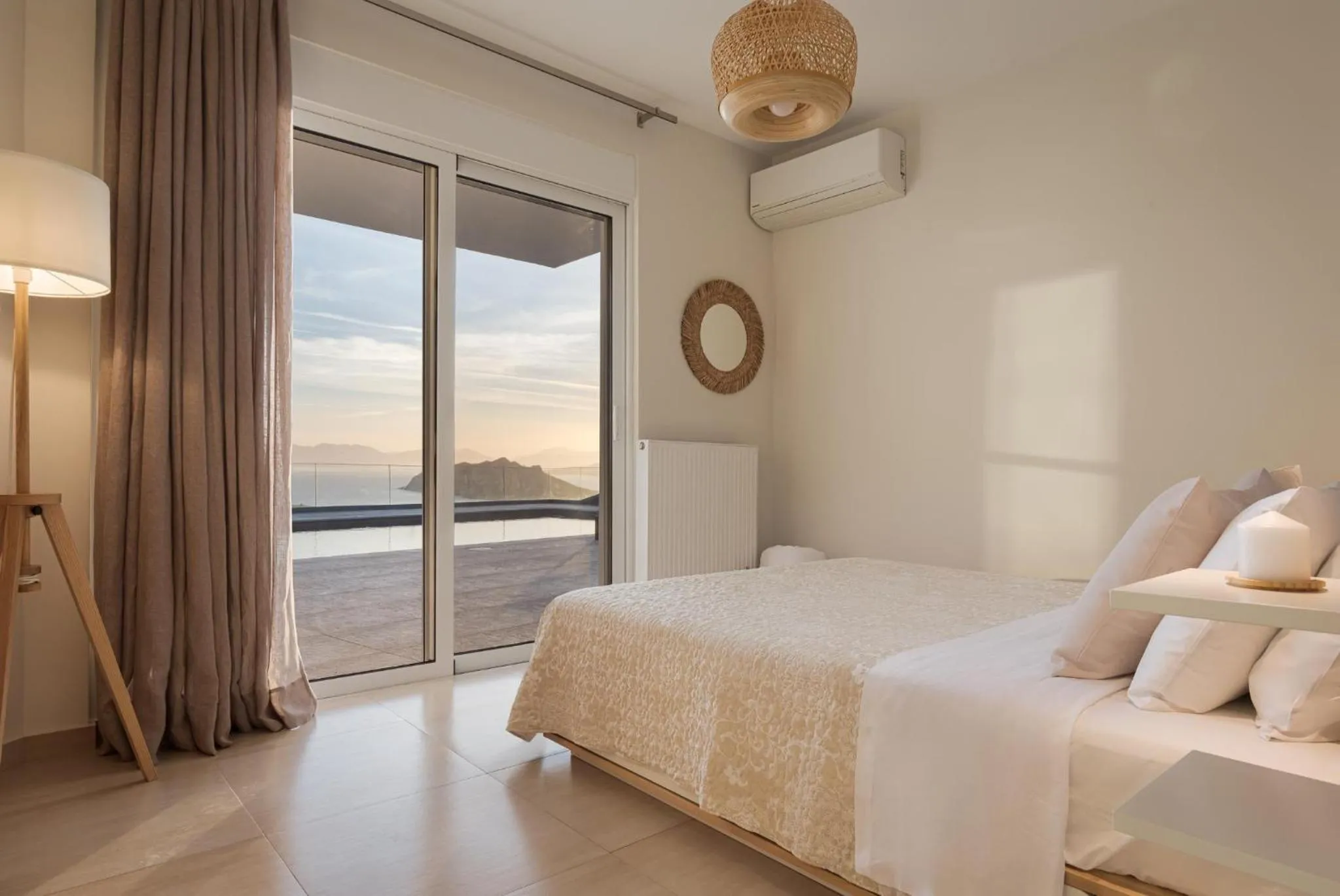 Bed in Kaerati Villa Aegina