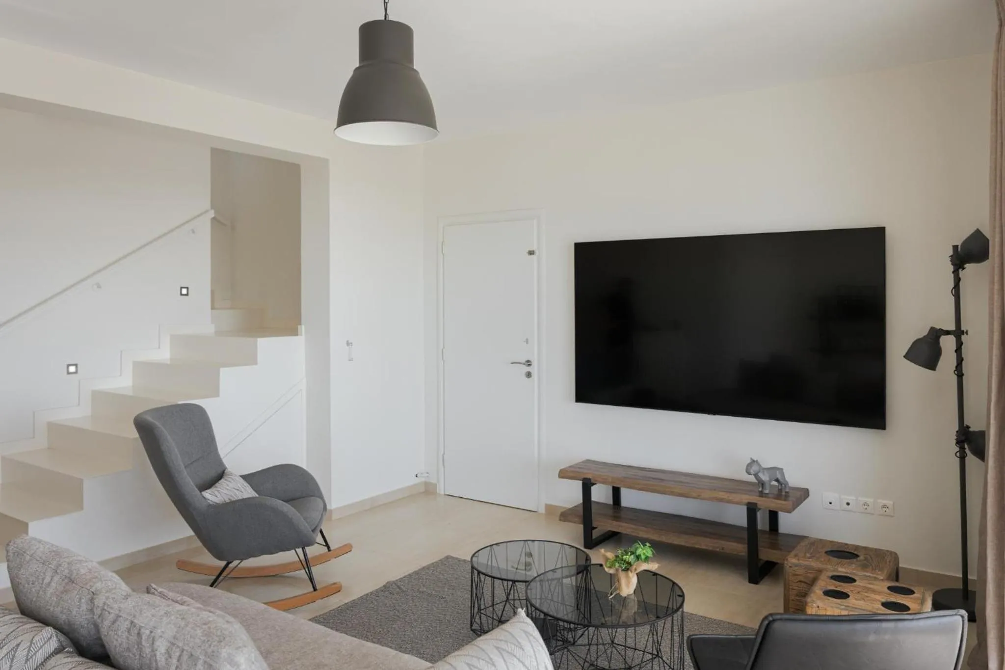 Communal lounge/ TV room in Kaerati Villa Aegina