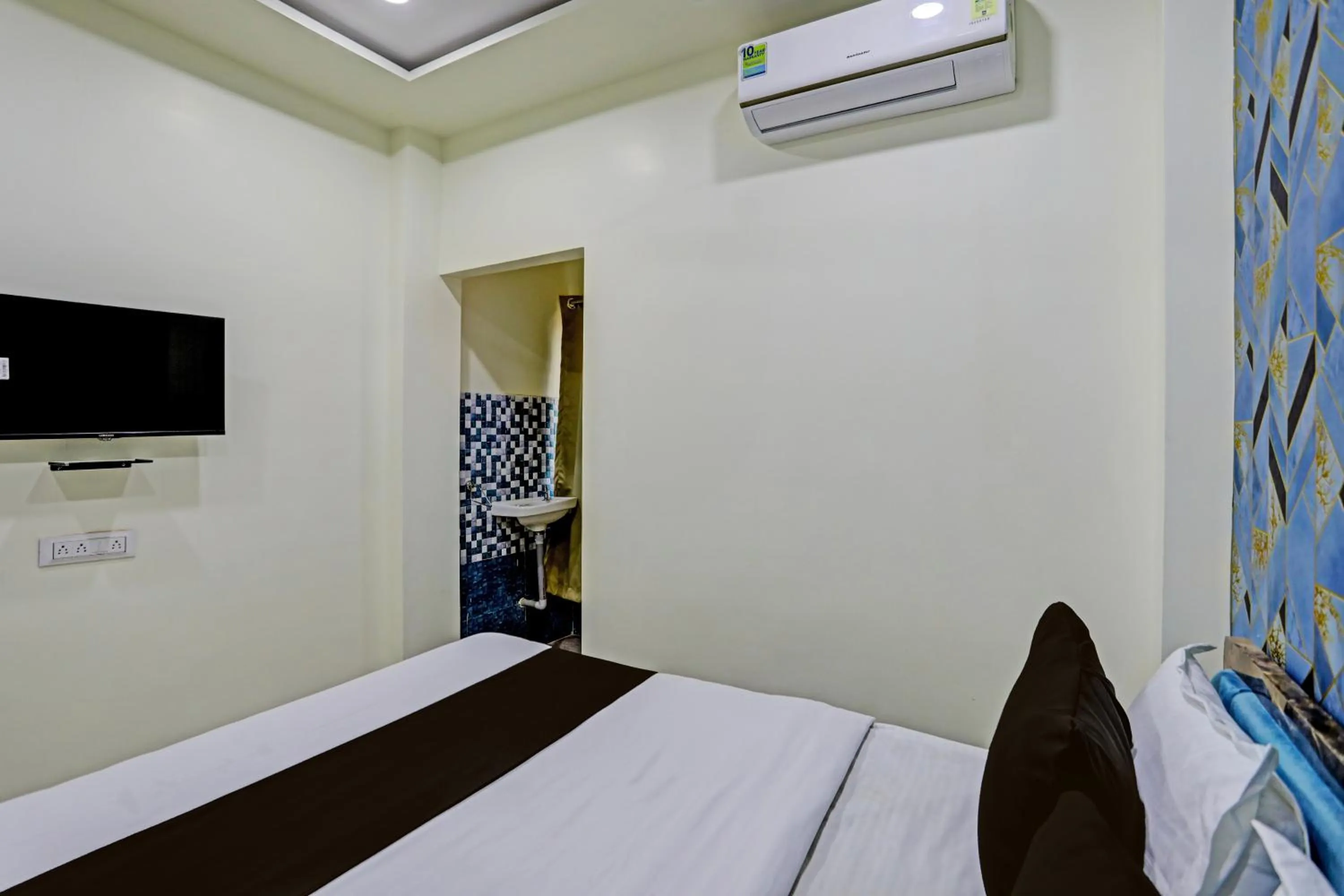 Bedroom, Bed in Hotel O P S