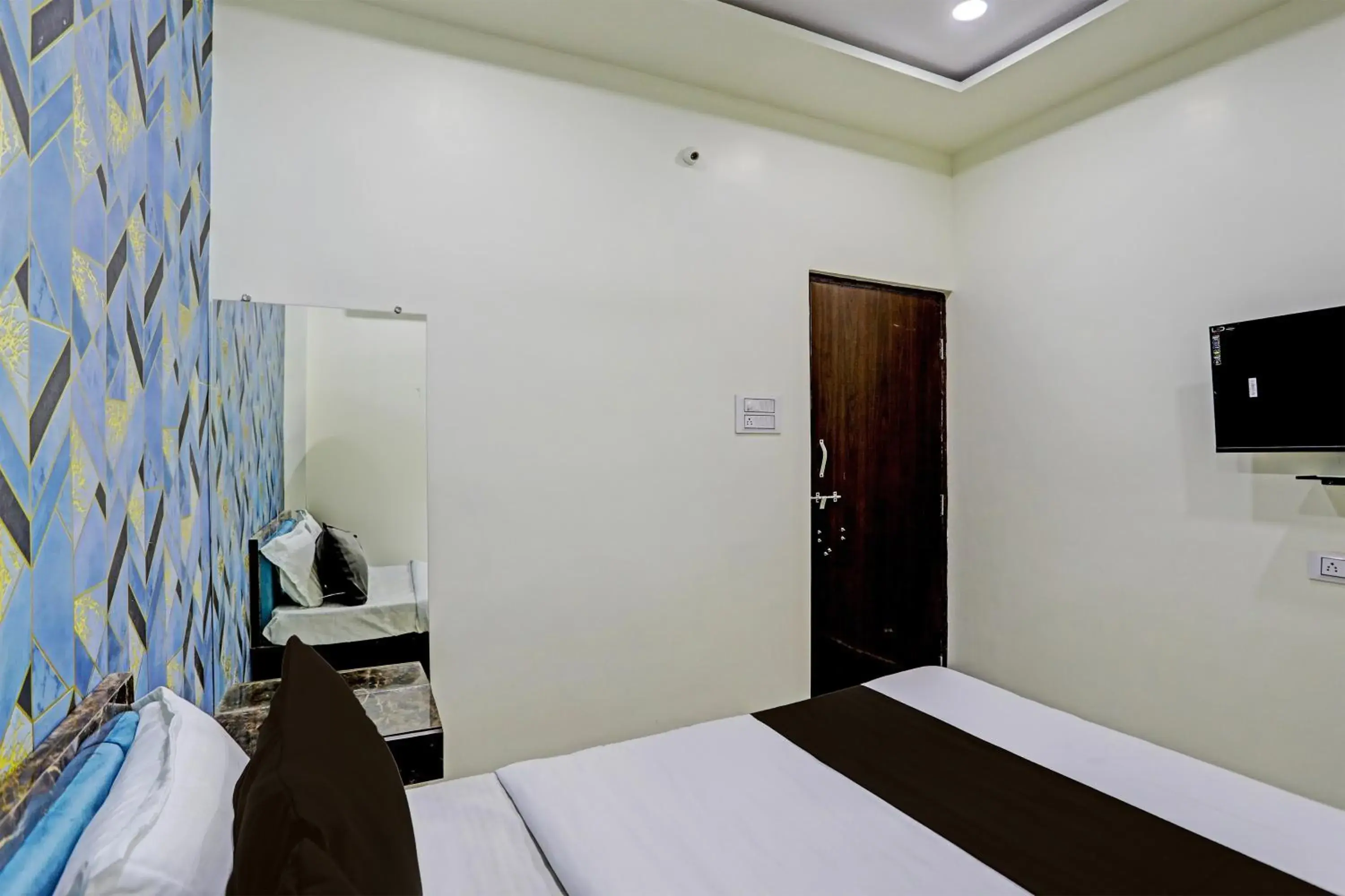 Facade/entrance, Bed in Hotel O P S Facade/entrance, Bed in Hotel O P S