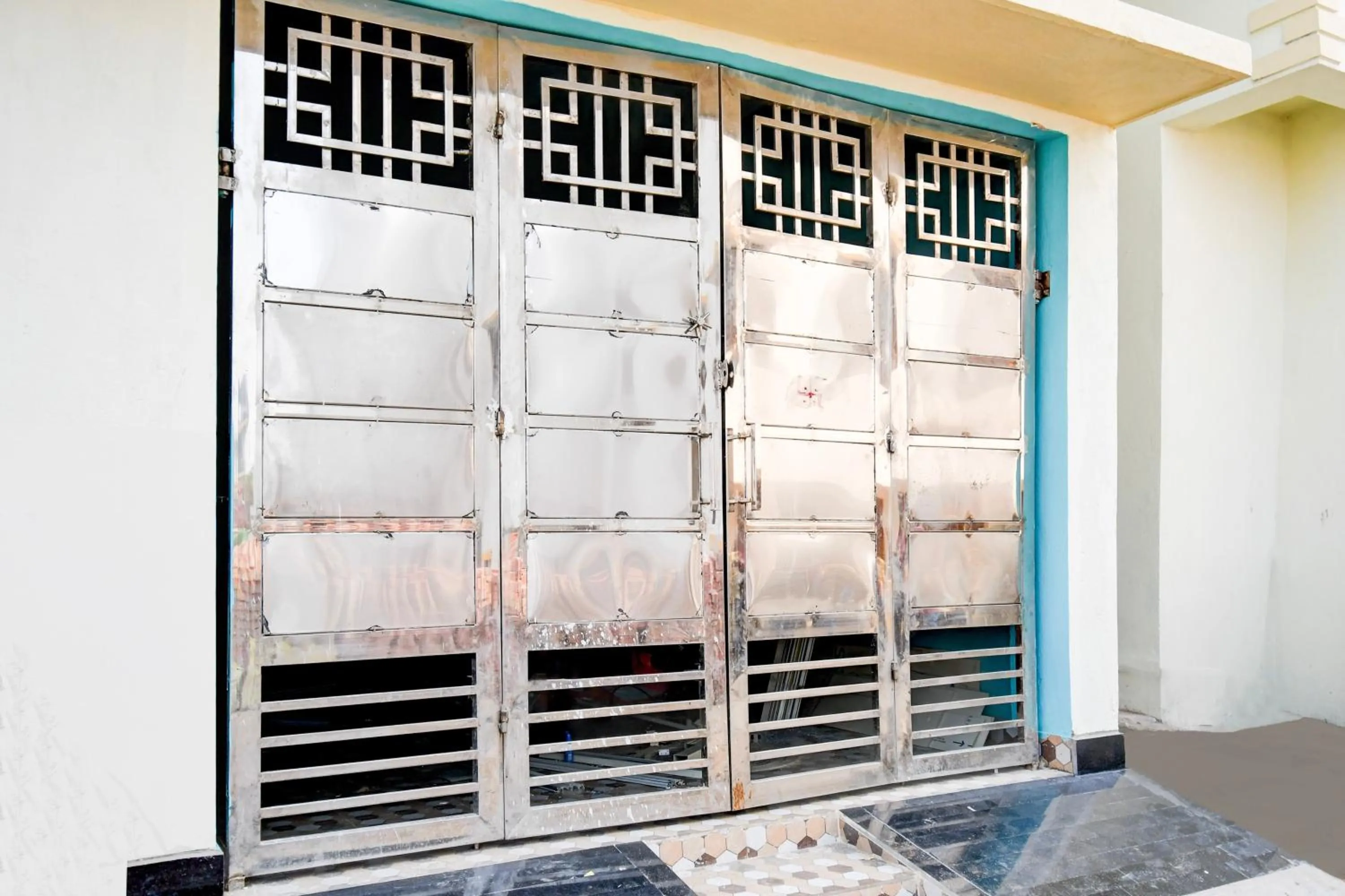 Facade/entrance in Hotel O ALYSAN STAY