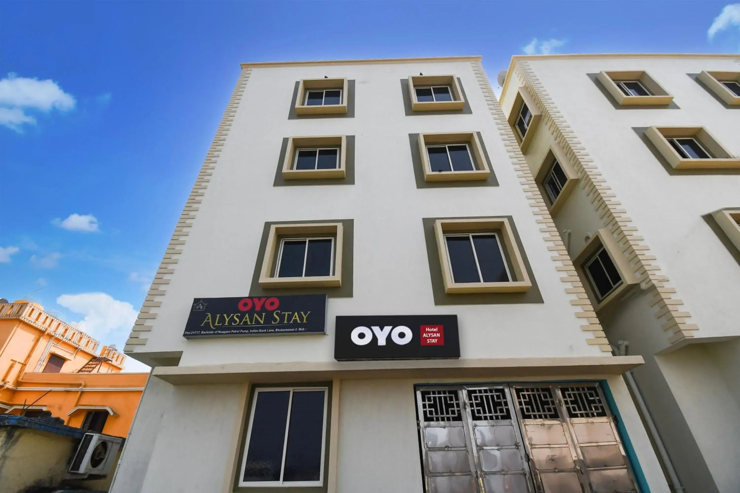 Facade/entrance in Hotel O ALYSAN STAY Facade/entrance in Hotel O ALYSAN STAY