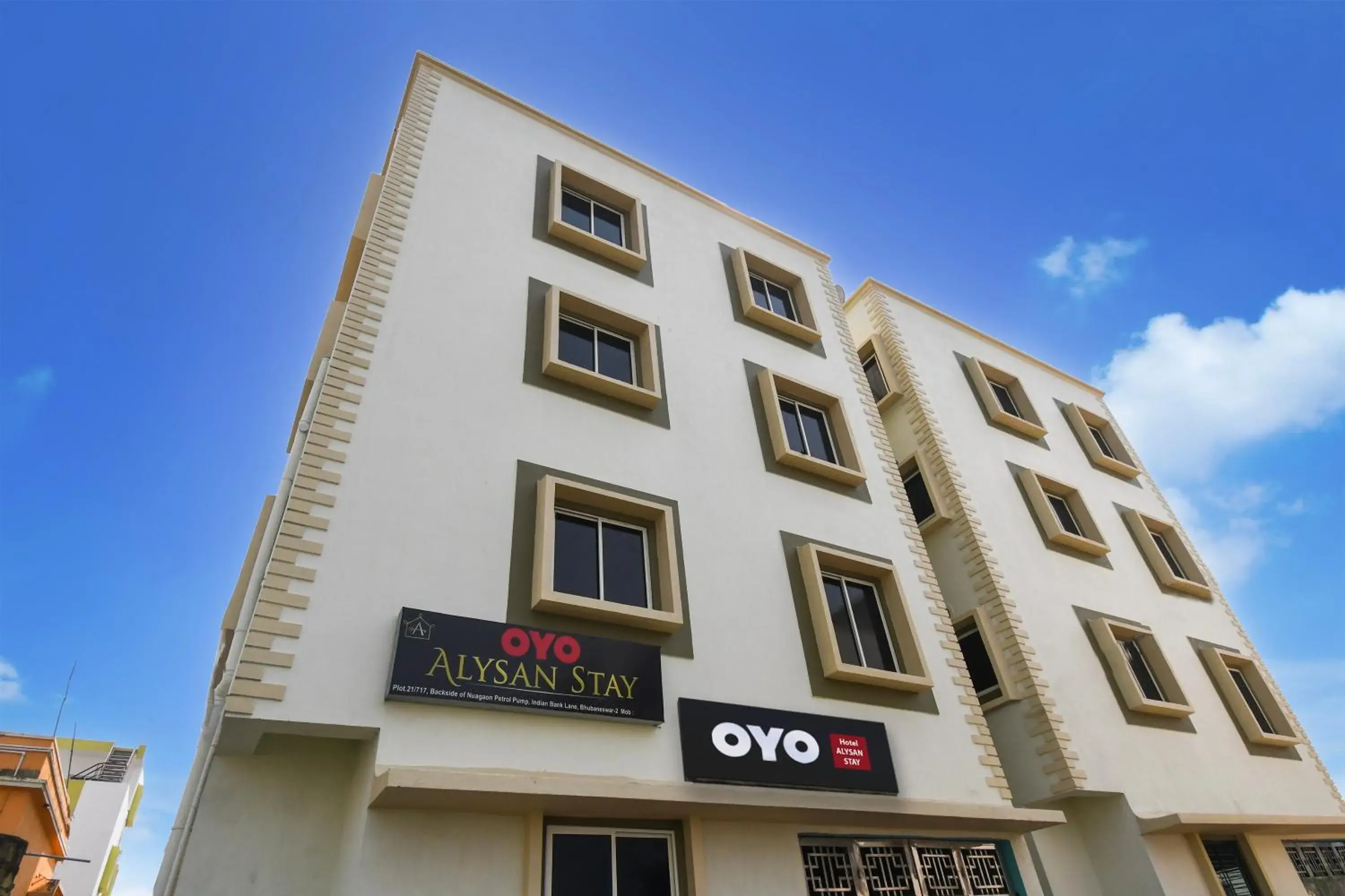 Facade/entrance in Hotel O ALYSAN STAY Facade/entrance in Hotel O ALYSAN STAY