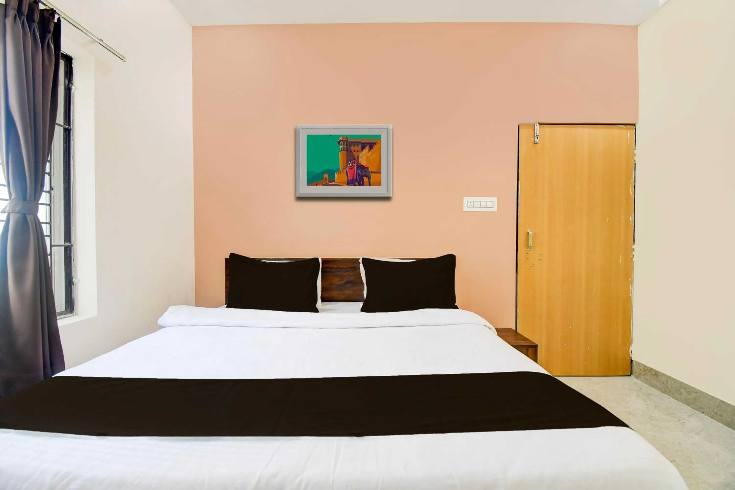 Bedroom, Bed in Hotel O ALYSAN STAY