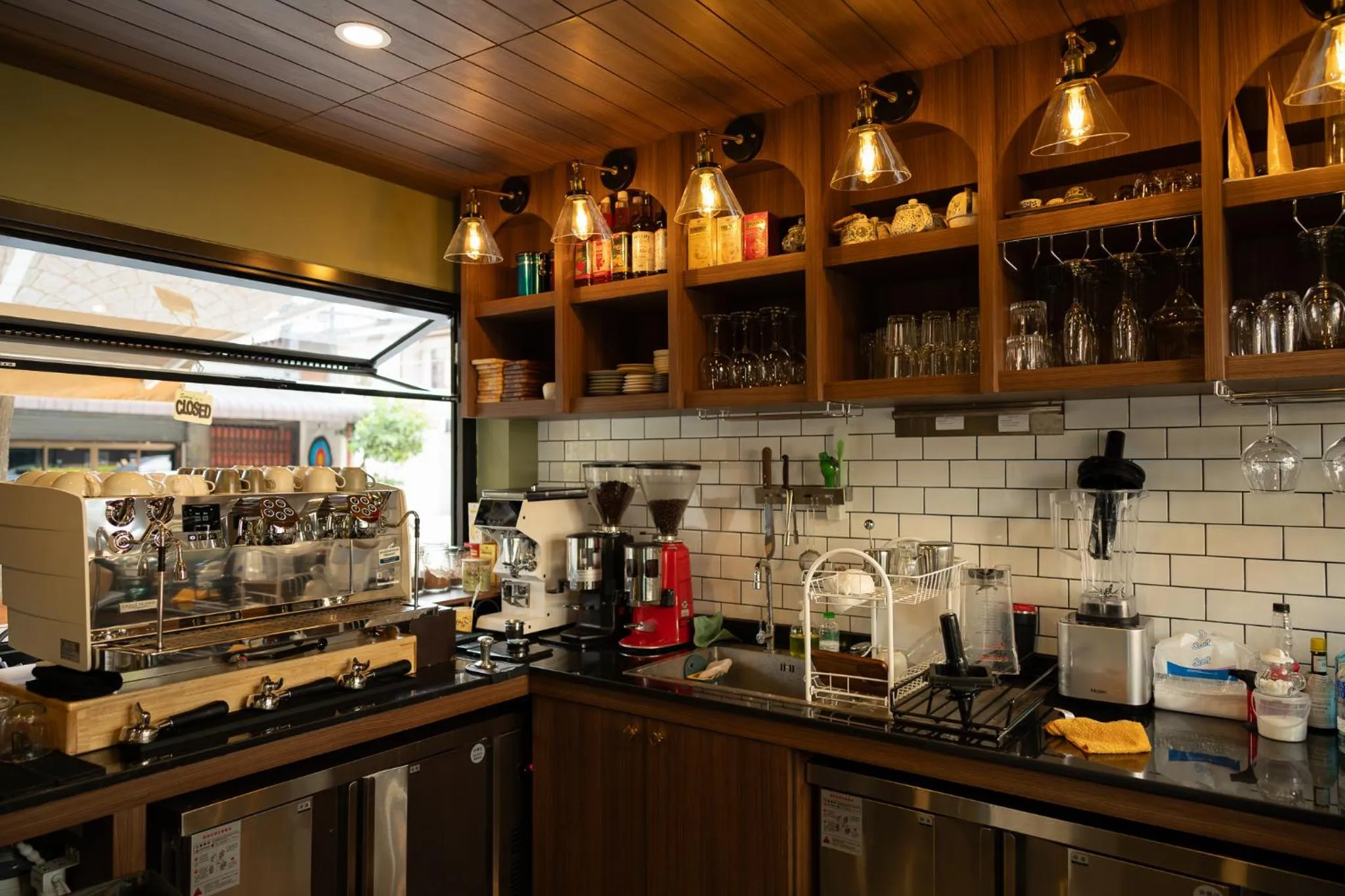 Lounge or bar in Shamrock Chiangmai Hotel-Adult Only