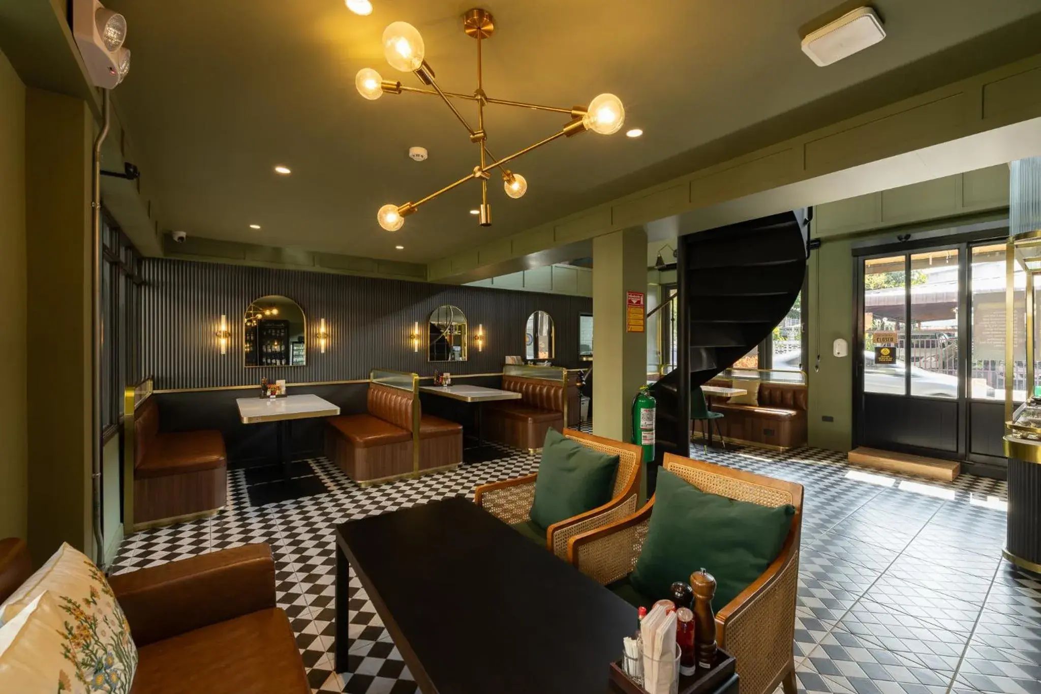 Restaurant/places to eat in Shamrock Chiangmai Hotel-Adult Only Restaurant/places to eat in Shamrock Chiangmai Hotel-Adult Only