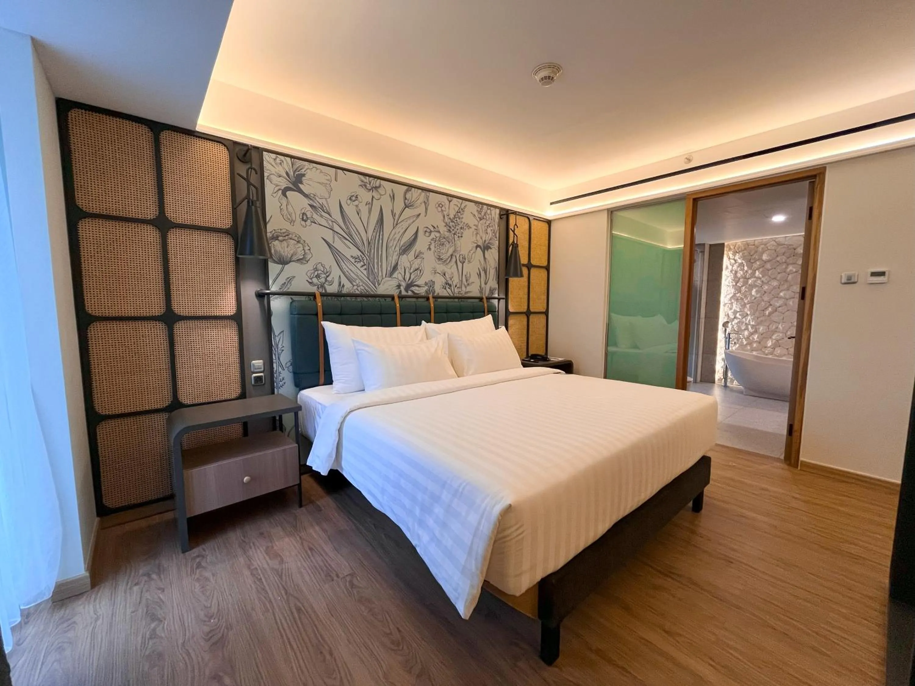 Bed in Luminor Hotel Legian Seminyak - Bali