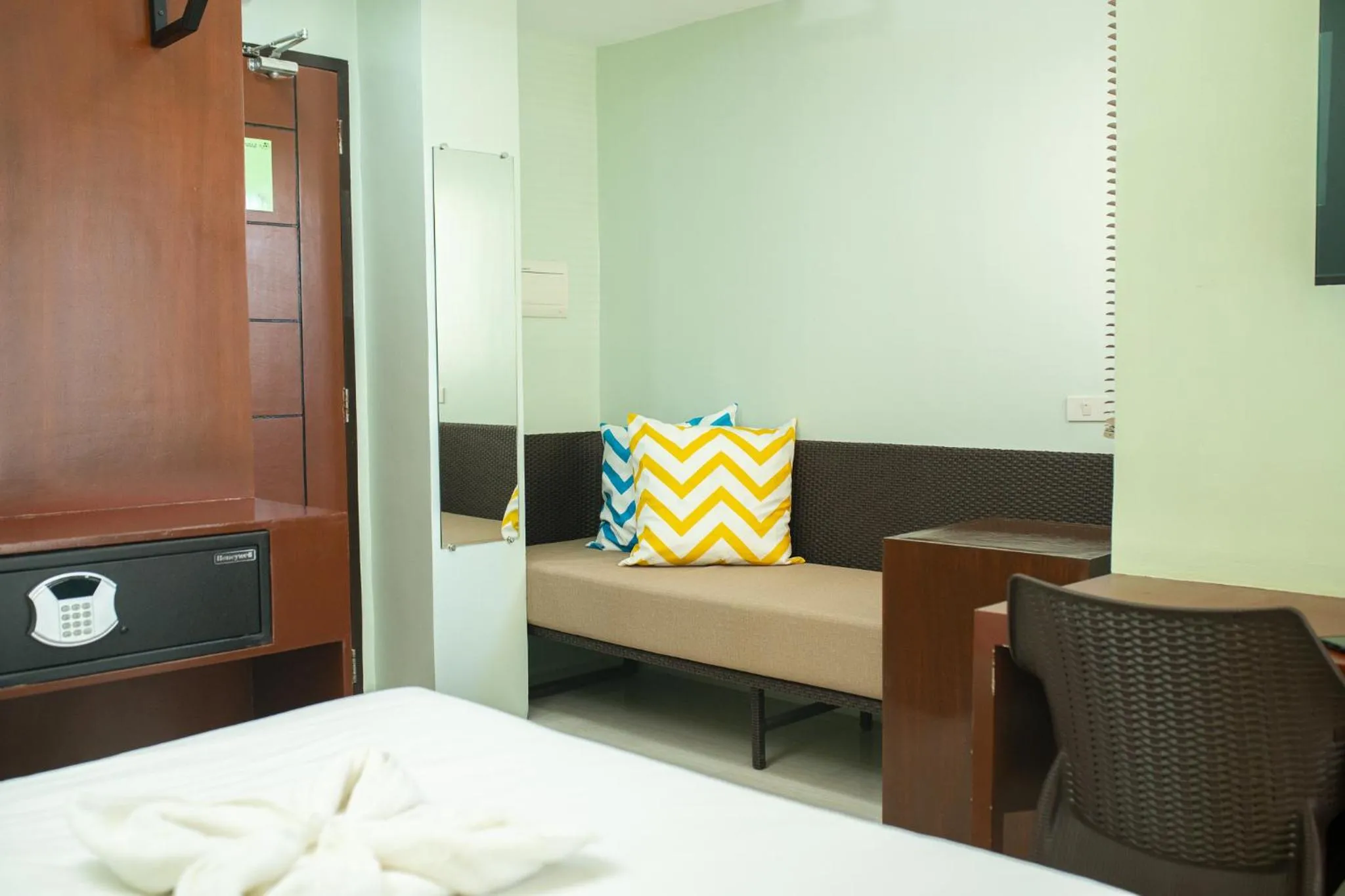 Photo of the whole room, Bed in Bloom Boracay