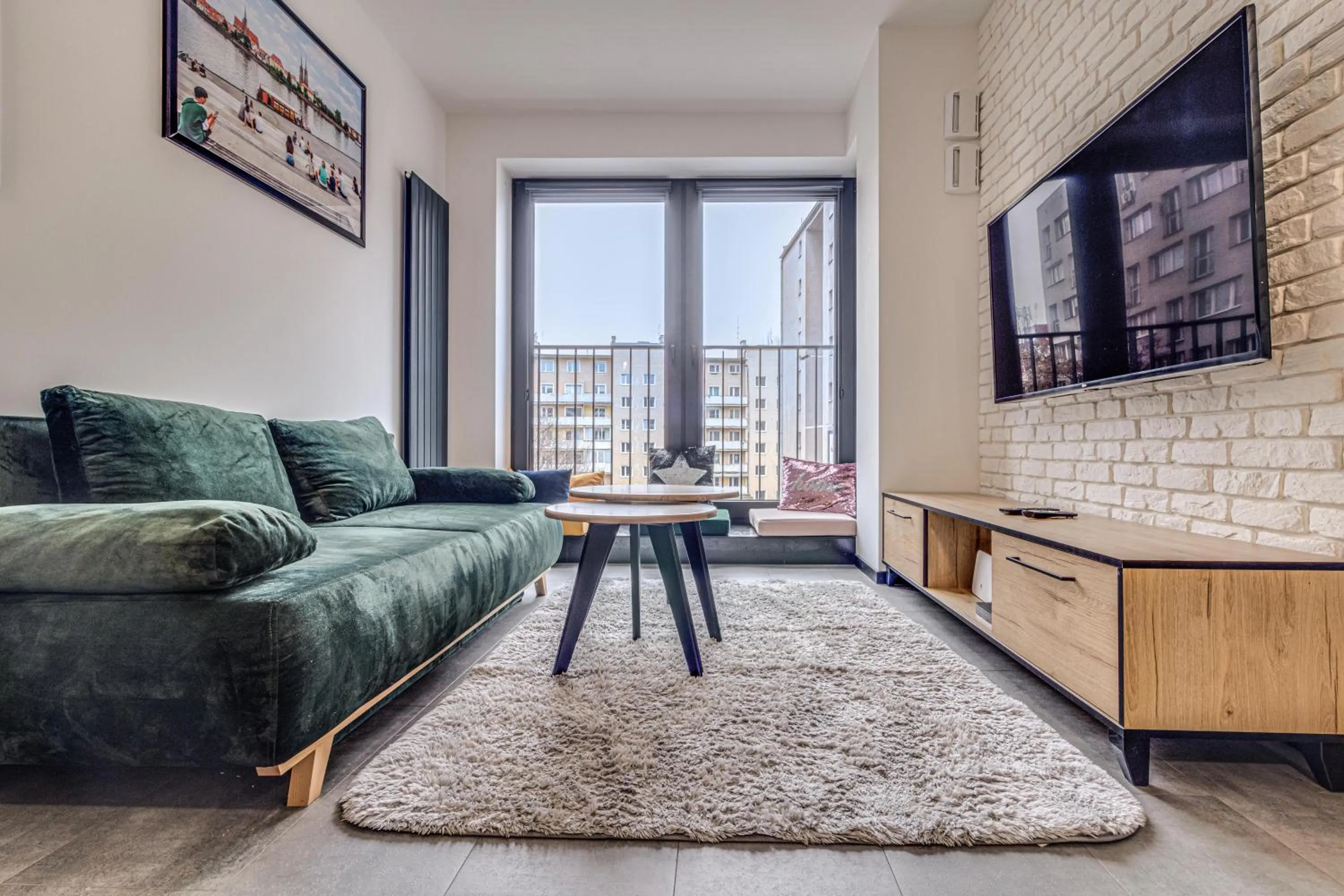 TV and multimedia in RentPlanet - Apartament Wyszyńskiego
