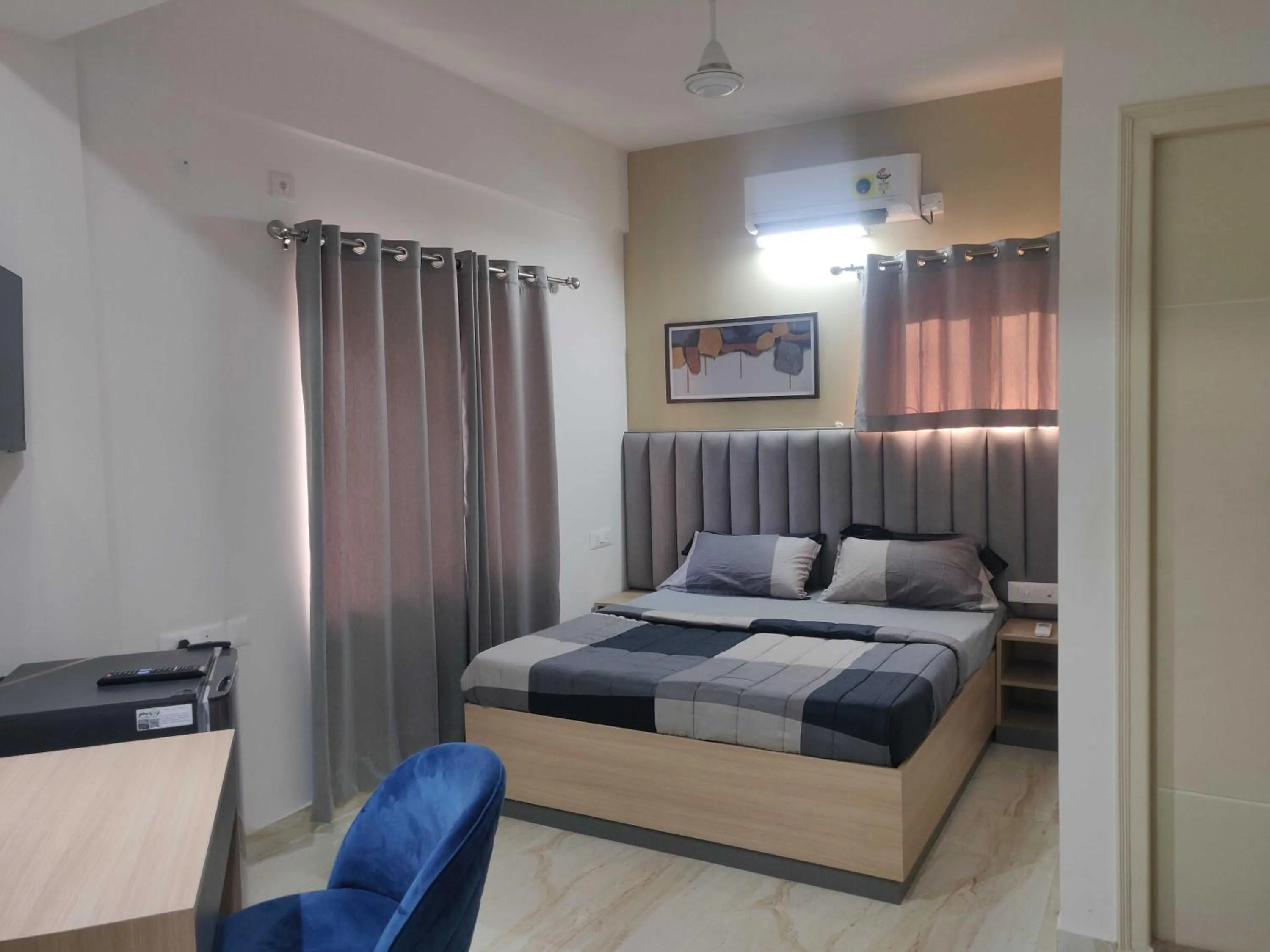 Bedroom, Bed in Super Collection O Local Square Karle Town