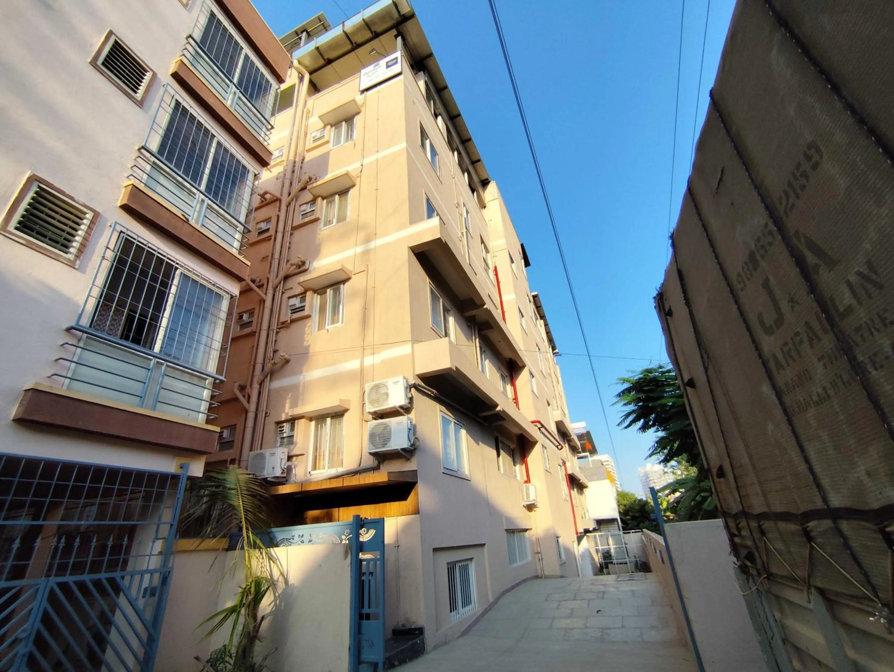 Facade/entrance in Super Collection O Local Square Karle Town