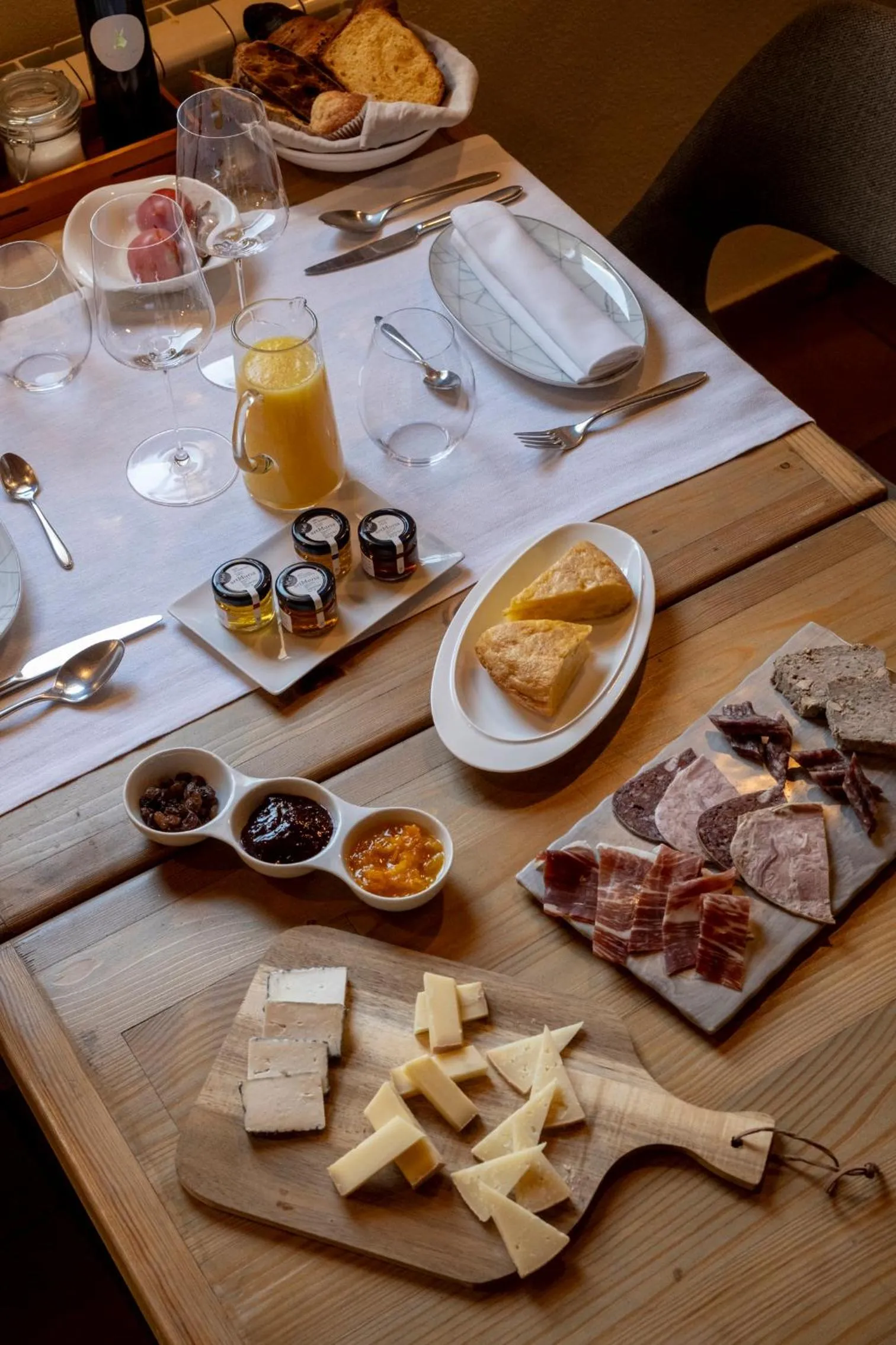 Food and drinks in Hotel Siuranella