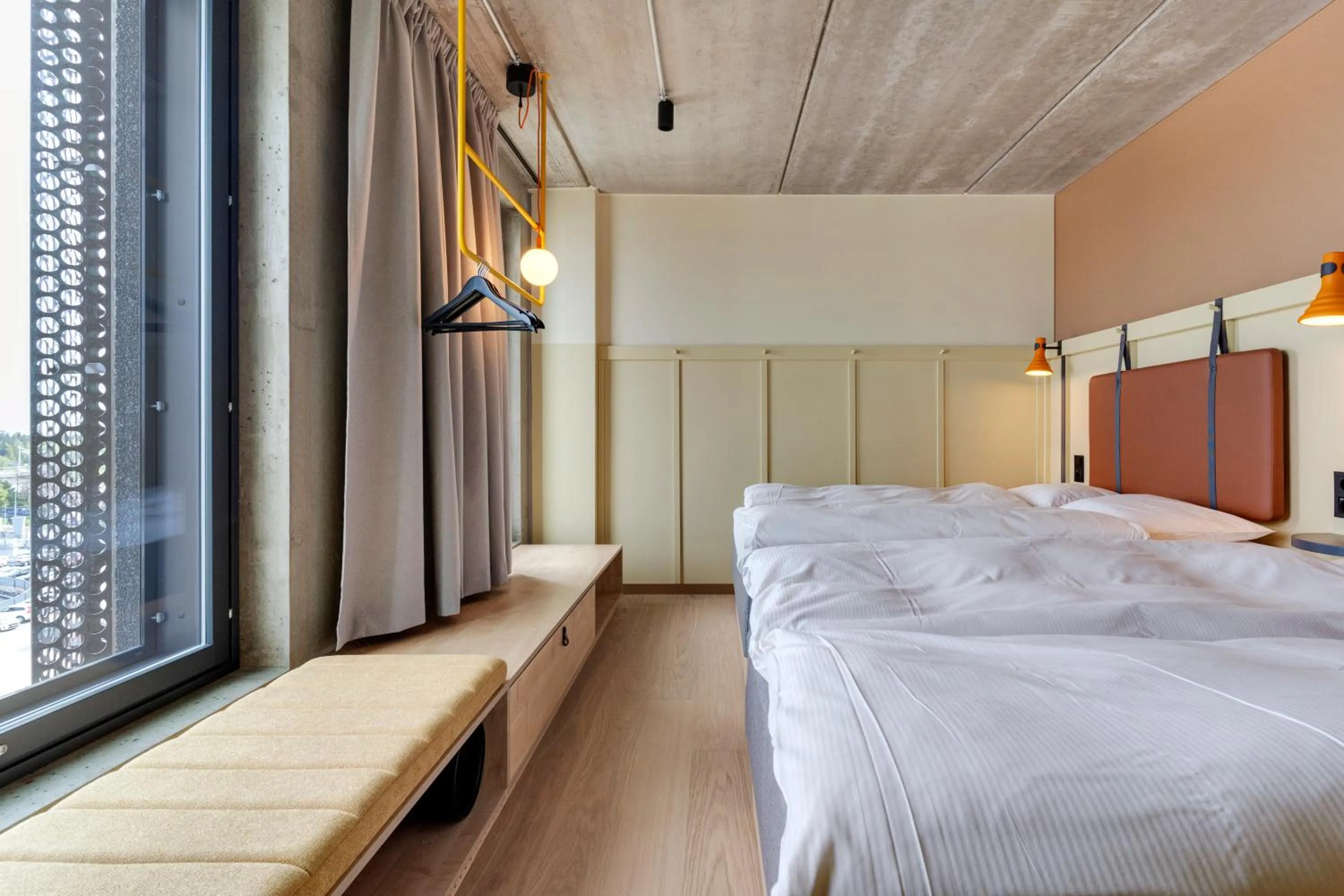 Bedroom, Bed in Comfort Hotel Helsinki Airport