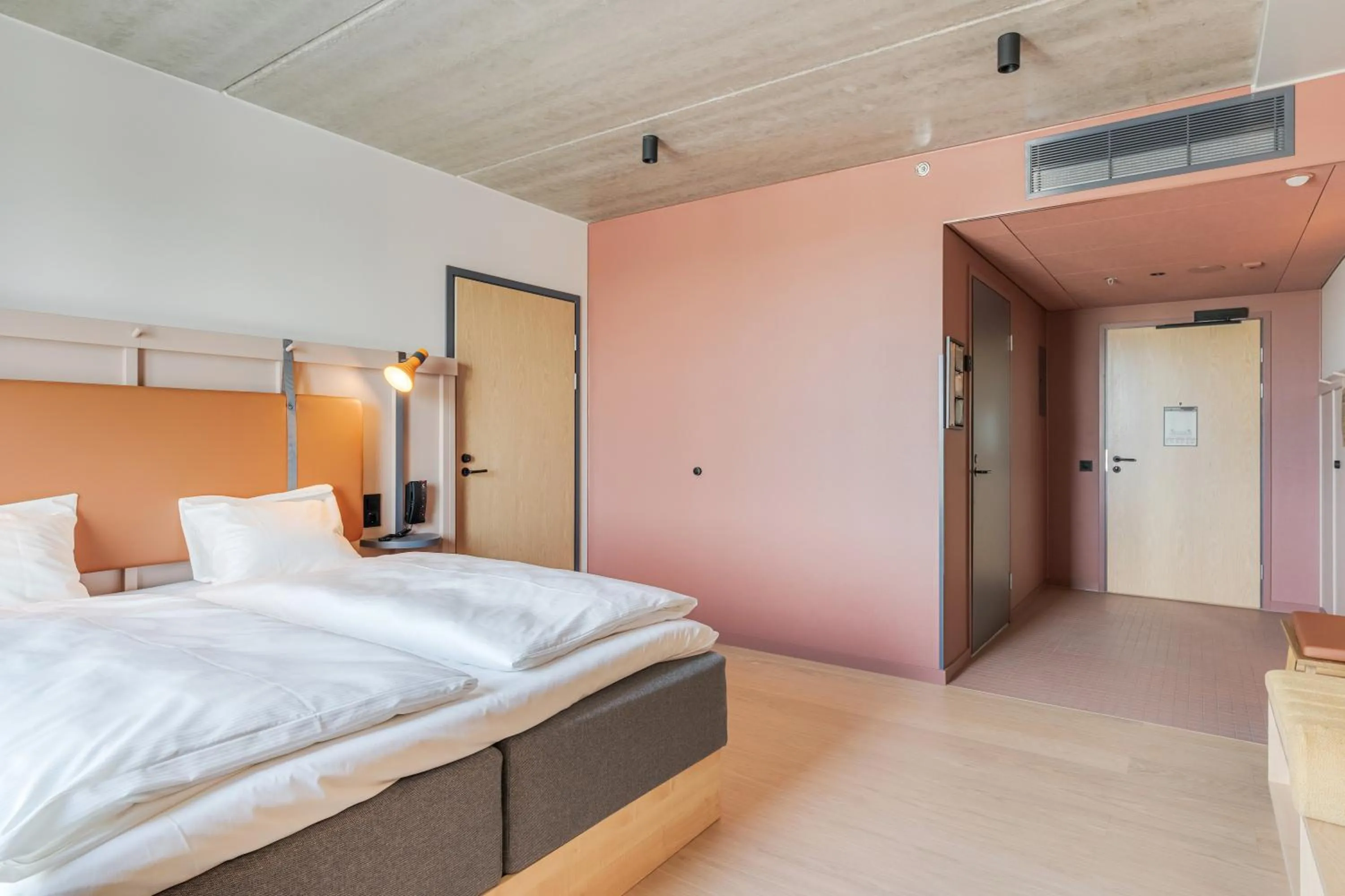 Bed in Comfort Hotel Helsinki Airport