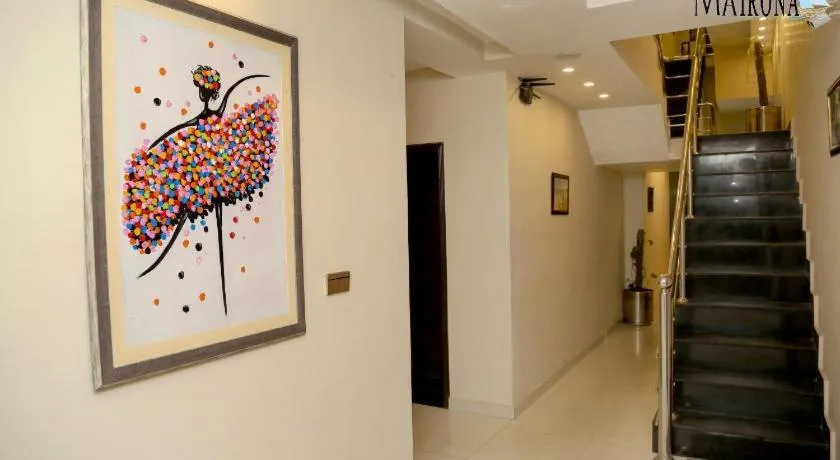 Hotel Mairona Gulberg Lahore