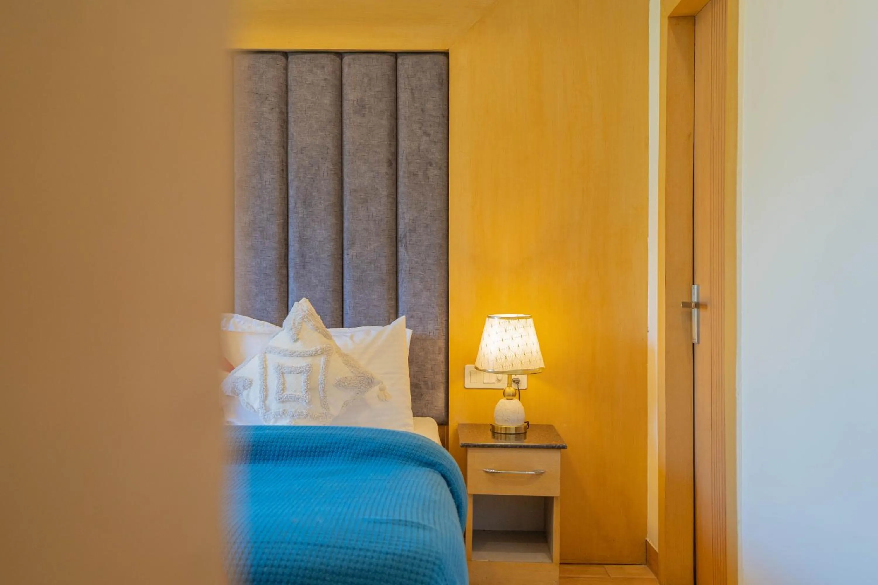 Bed in Super Hotel by Perfectstayz Mall Road