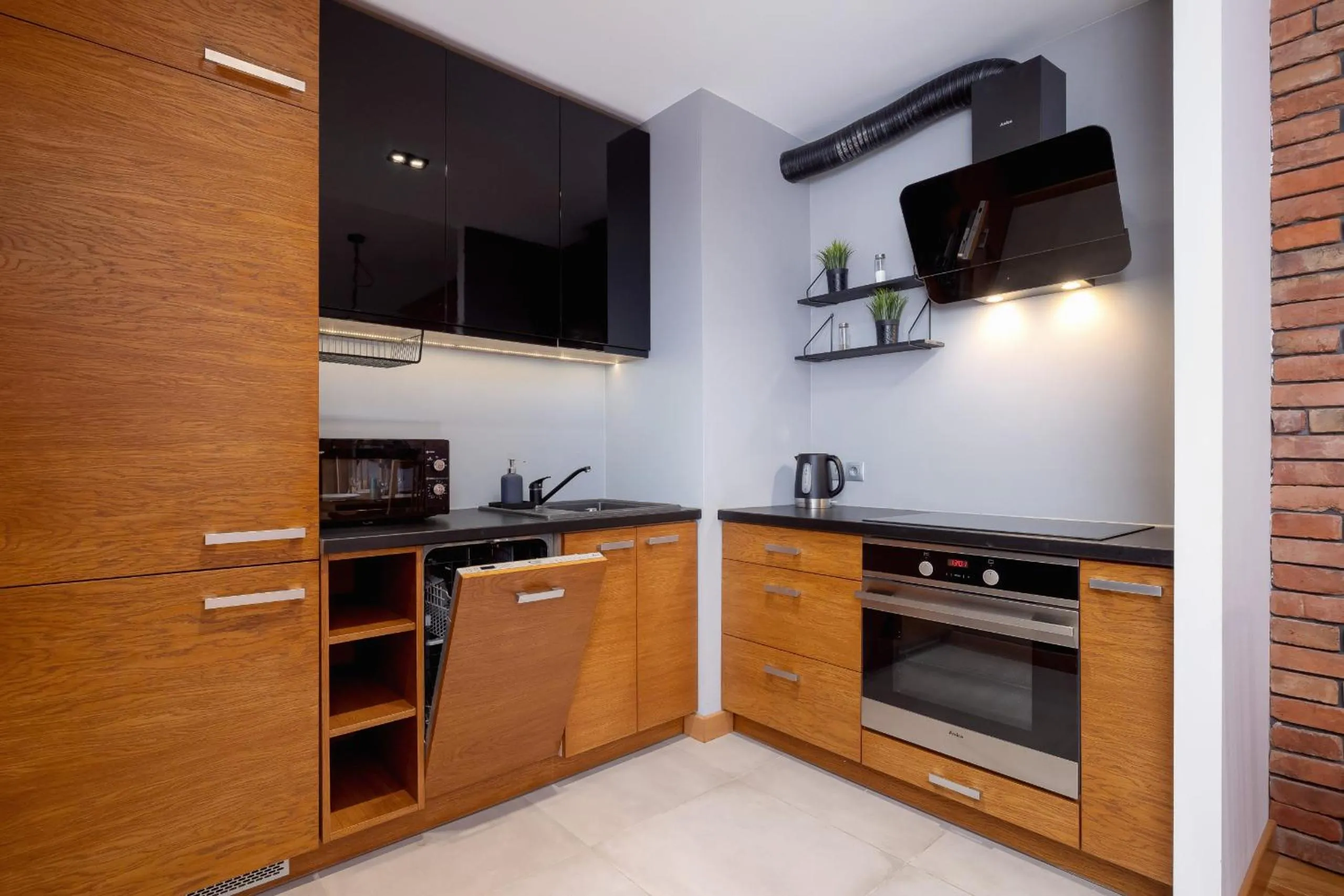 Industrial Apartment Fredry with Parking by Noclegi Renters
