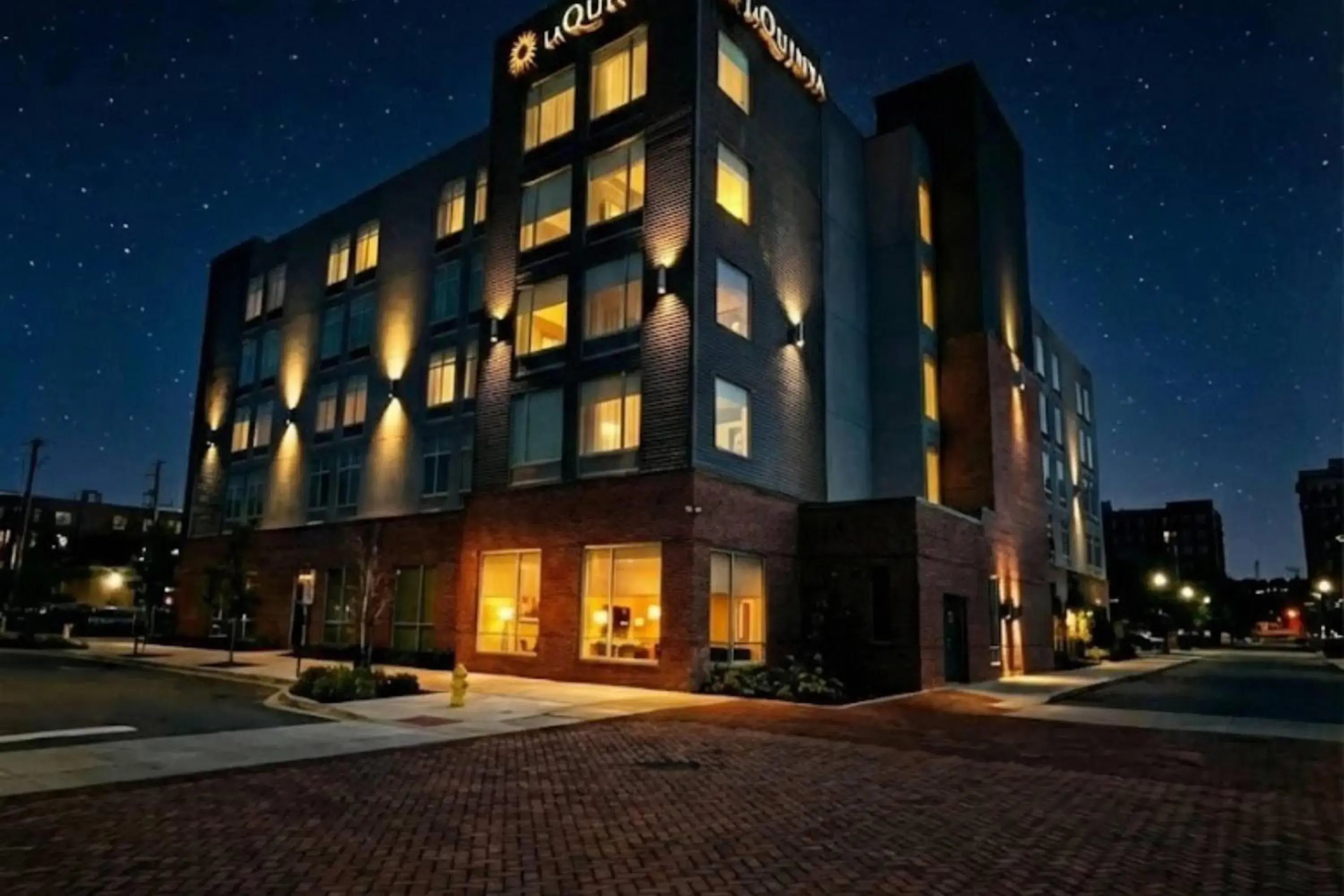 Property building in La Quinta Inn & Suites by Wyndham Chattanooga Downtown/South Property building in La Quinta Inn & Suites by Wyndham Chattanooga Downtown/South