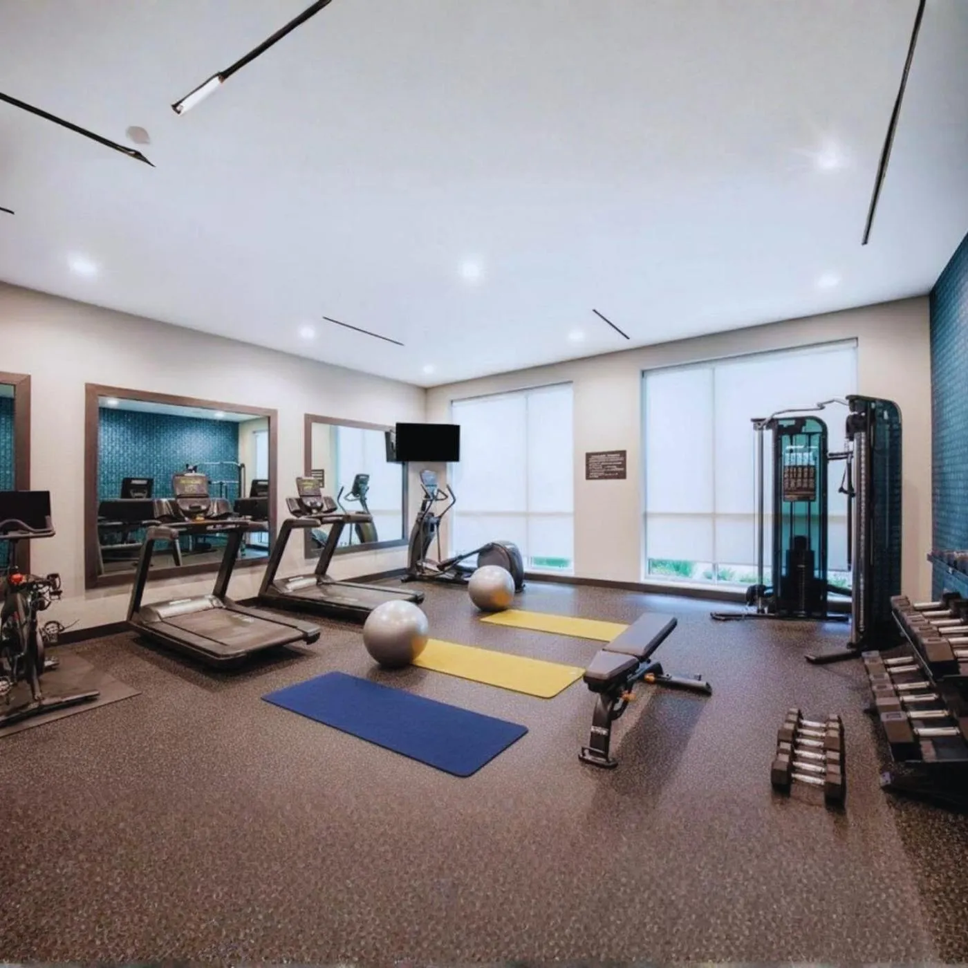 Fitness centre/facilities in La Quinta Inn & Suites by Wyndham Chattanooga Downtown/South