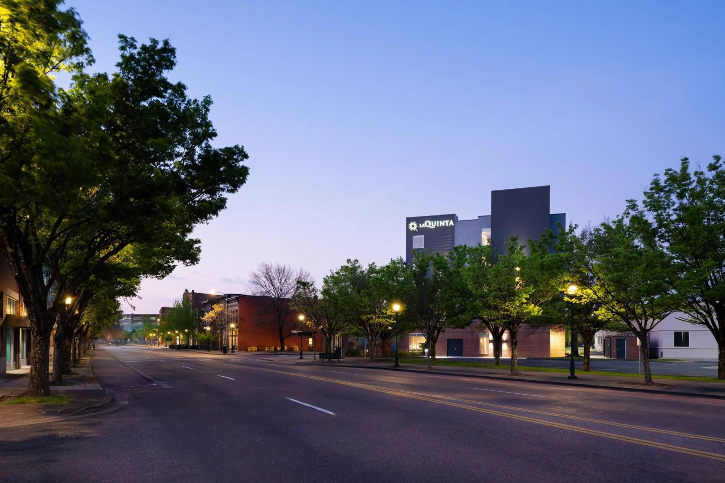 Property building in La Quinta Inn & Suites by Wyndham Chattanooga Downtown/South