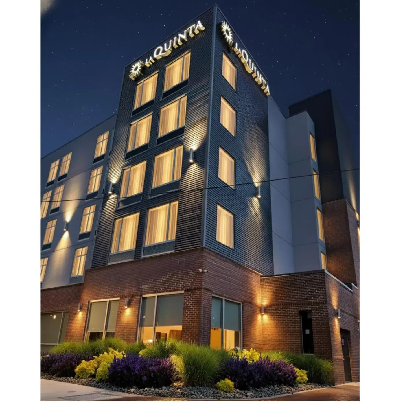Property building in La Quinta Inn & Suites by Wyndham Chattanooga Downtown/South Property building in La Quinta Inn & Suites by Wyndham Chattanooga Downtown/South