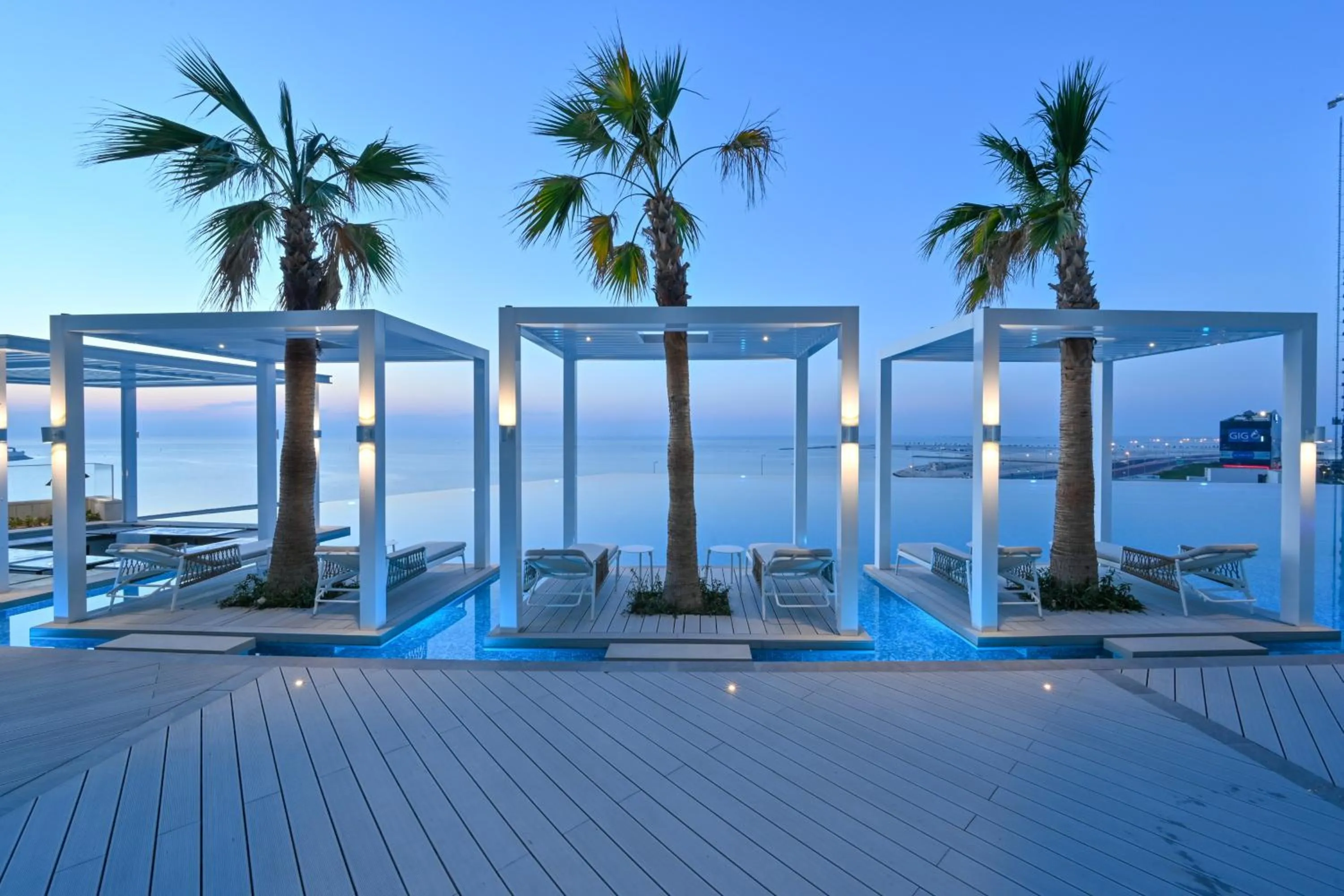 Swimming pool in Onyx Rotana