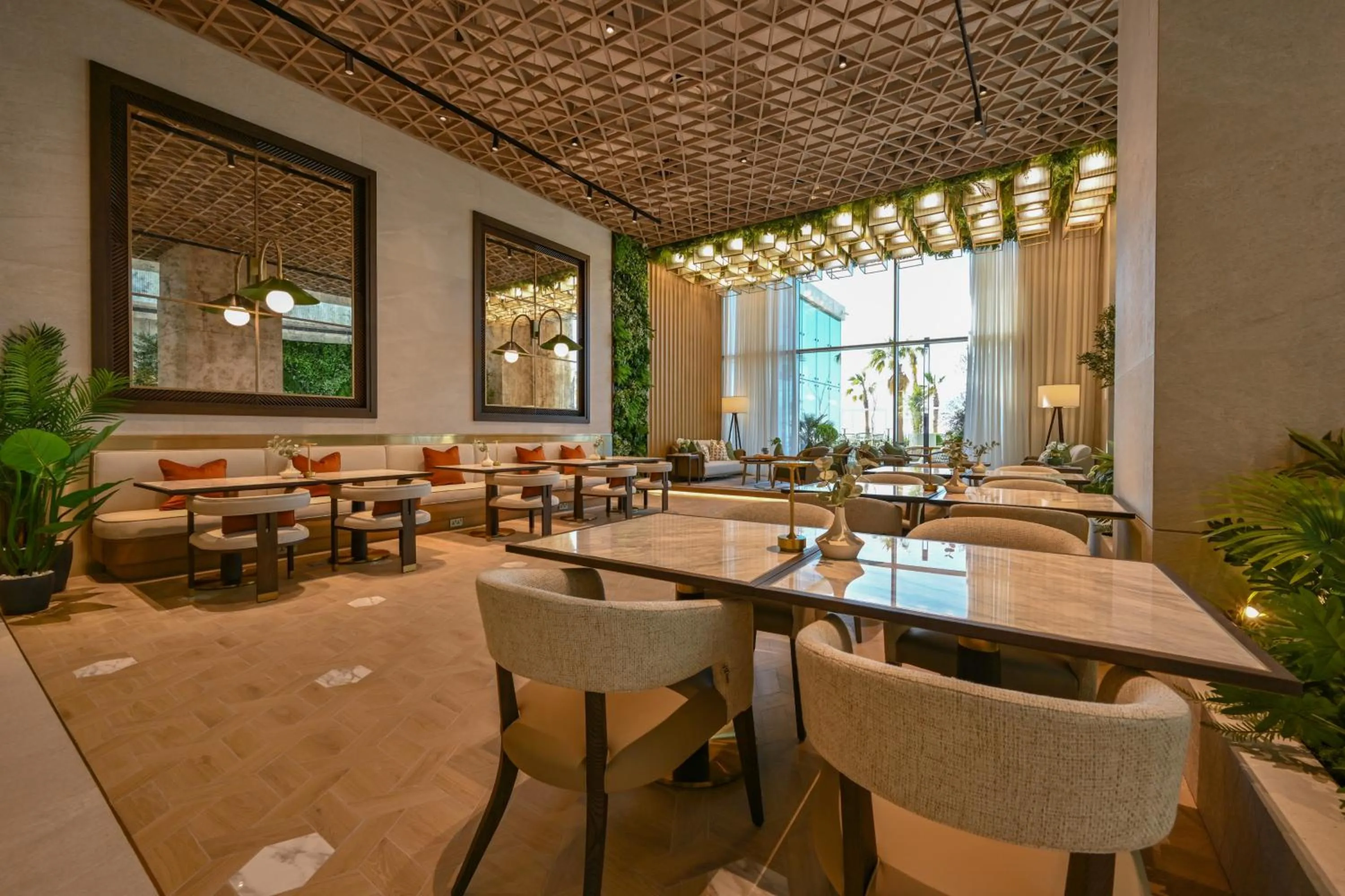 Restaurant/places to eat in Onyx Rotana