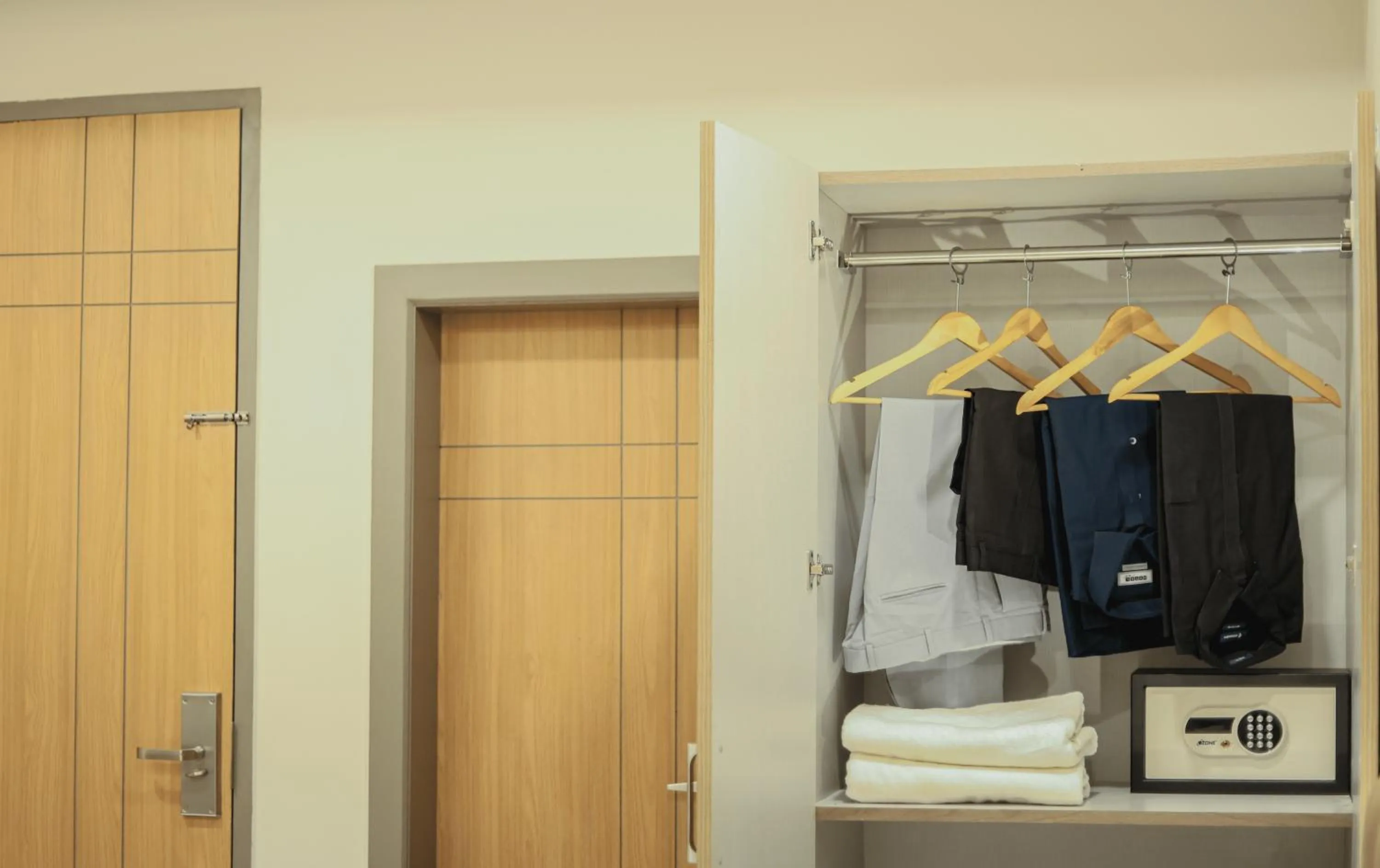 microwave in Arjun - A boutique hotel