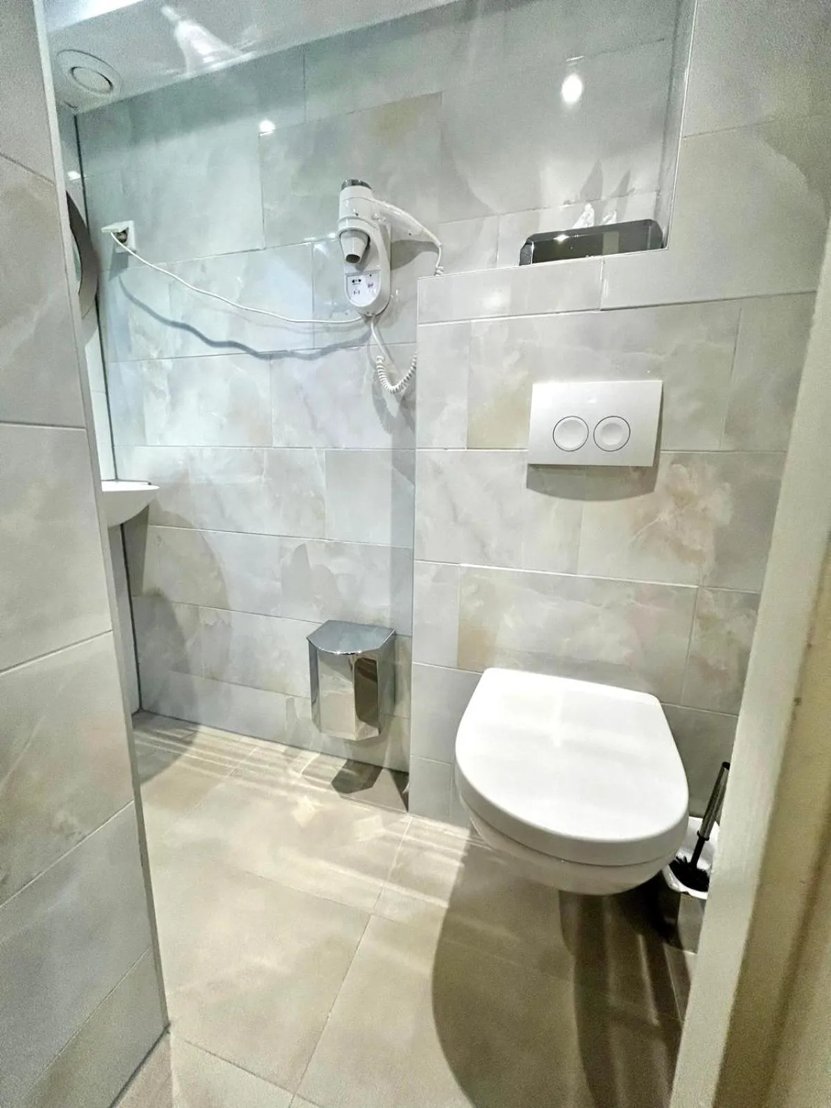 Bathroom in Hotel Damrak Inn